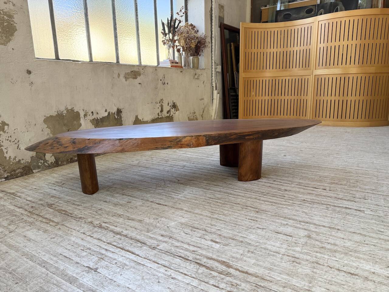Table basse années 50 plateau bois exotique XXL