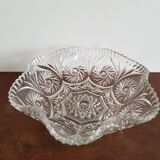 Flat bowl in chiseled glass