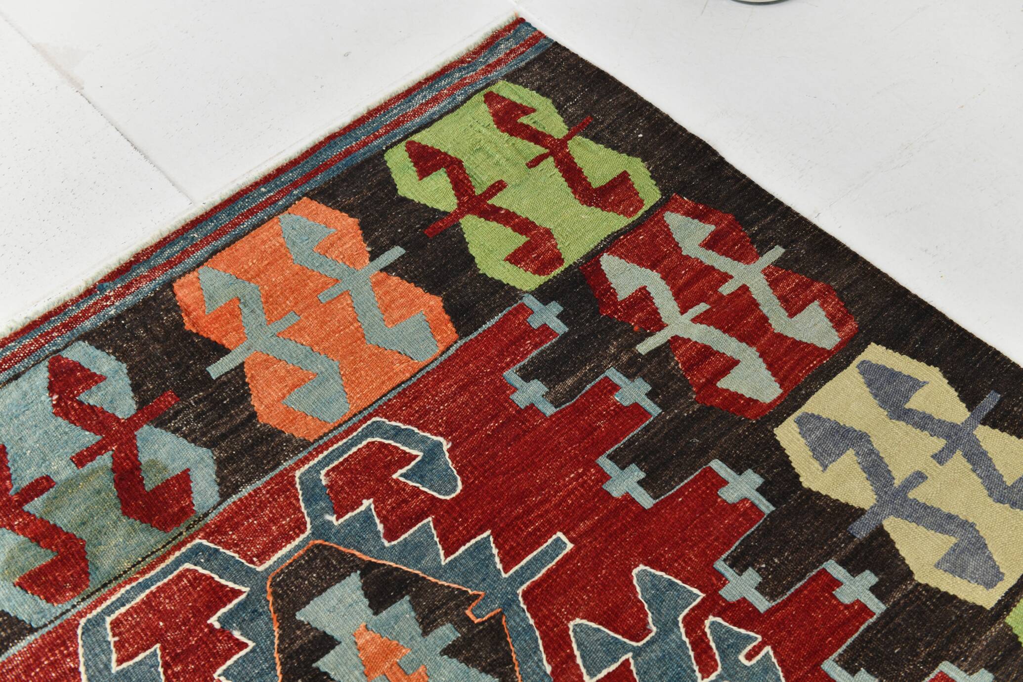 Tapis Kilim Vintage Rouge Motifs Géométriques Ethniques, 195x355 Cm