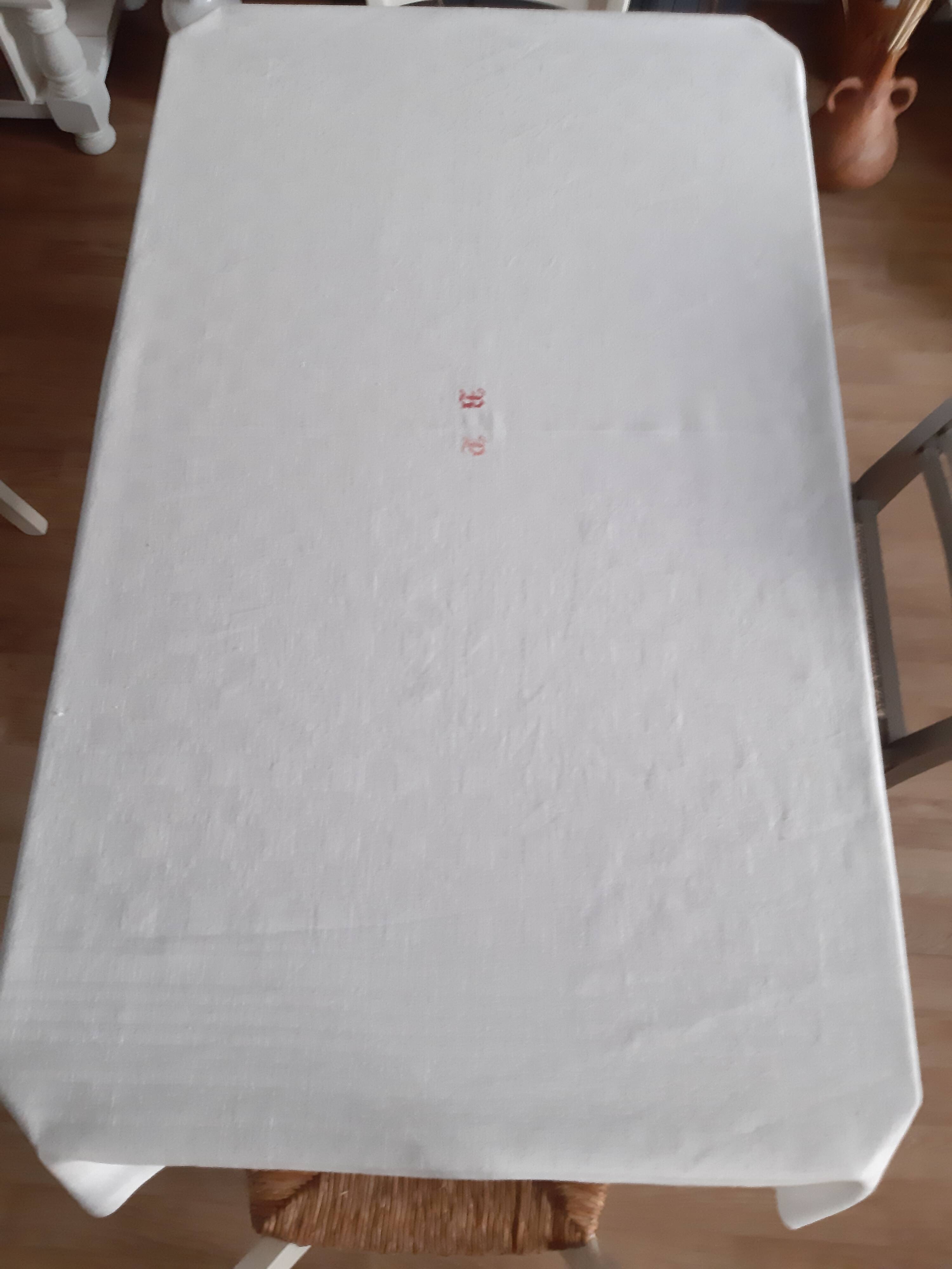 Nappe ancienne damassée B.L