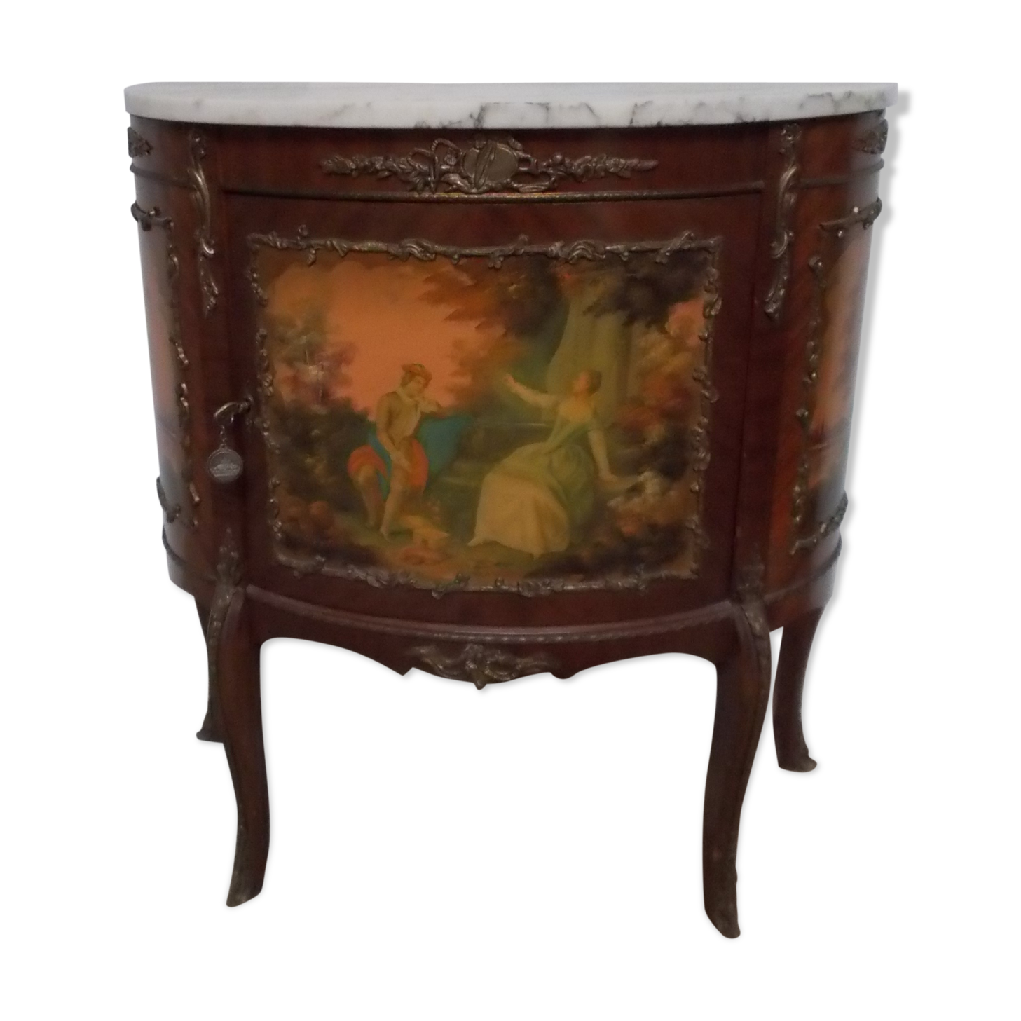 Meuble demi-lune façon vernis martin