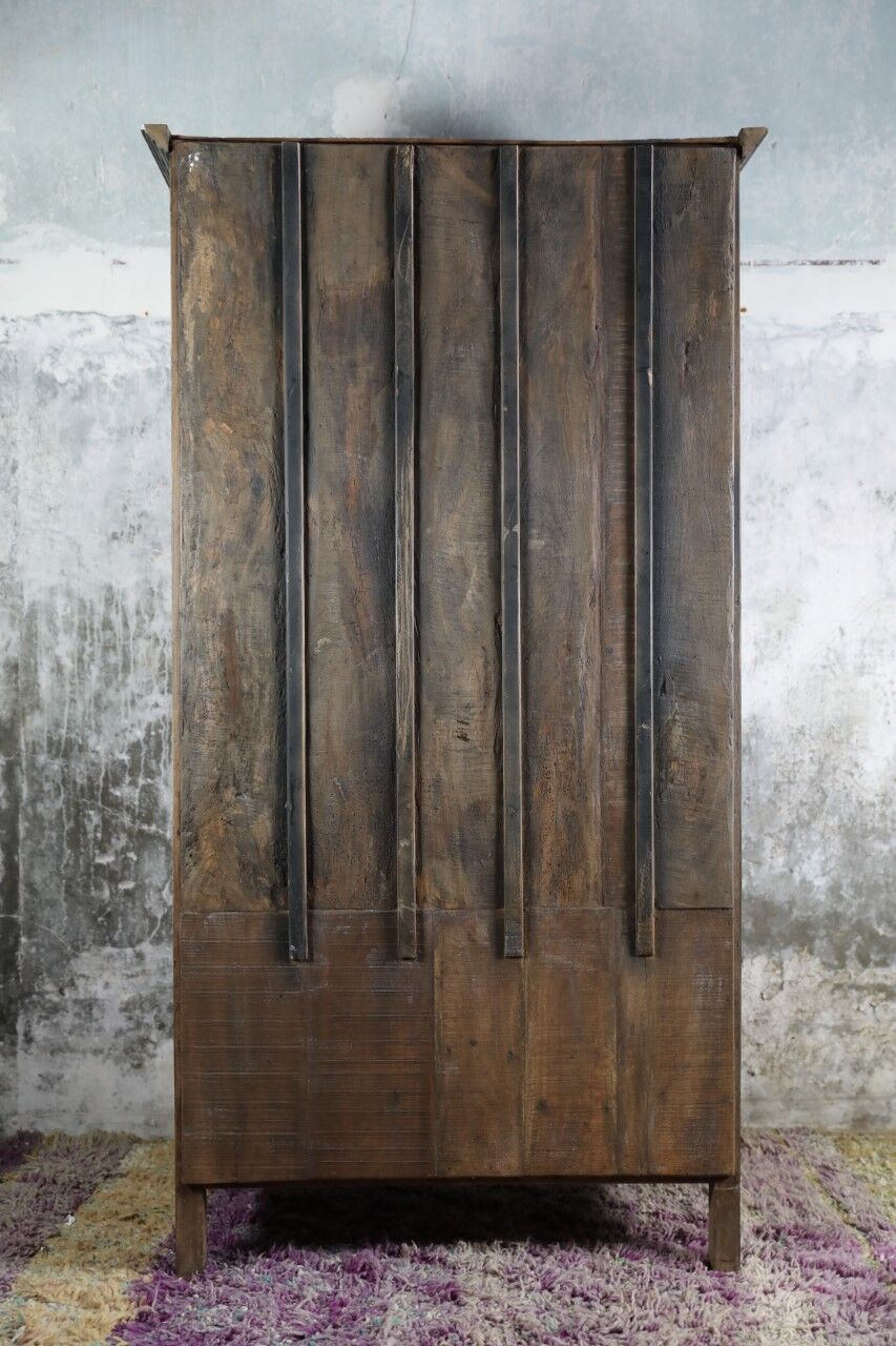 Showcase 2 doors 4 shelves, unique piece