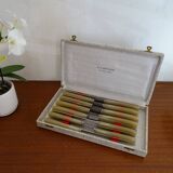 Lot 12 Art Deco style knives in case