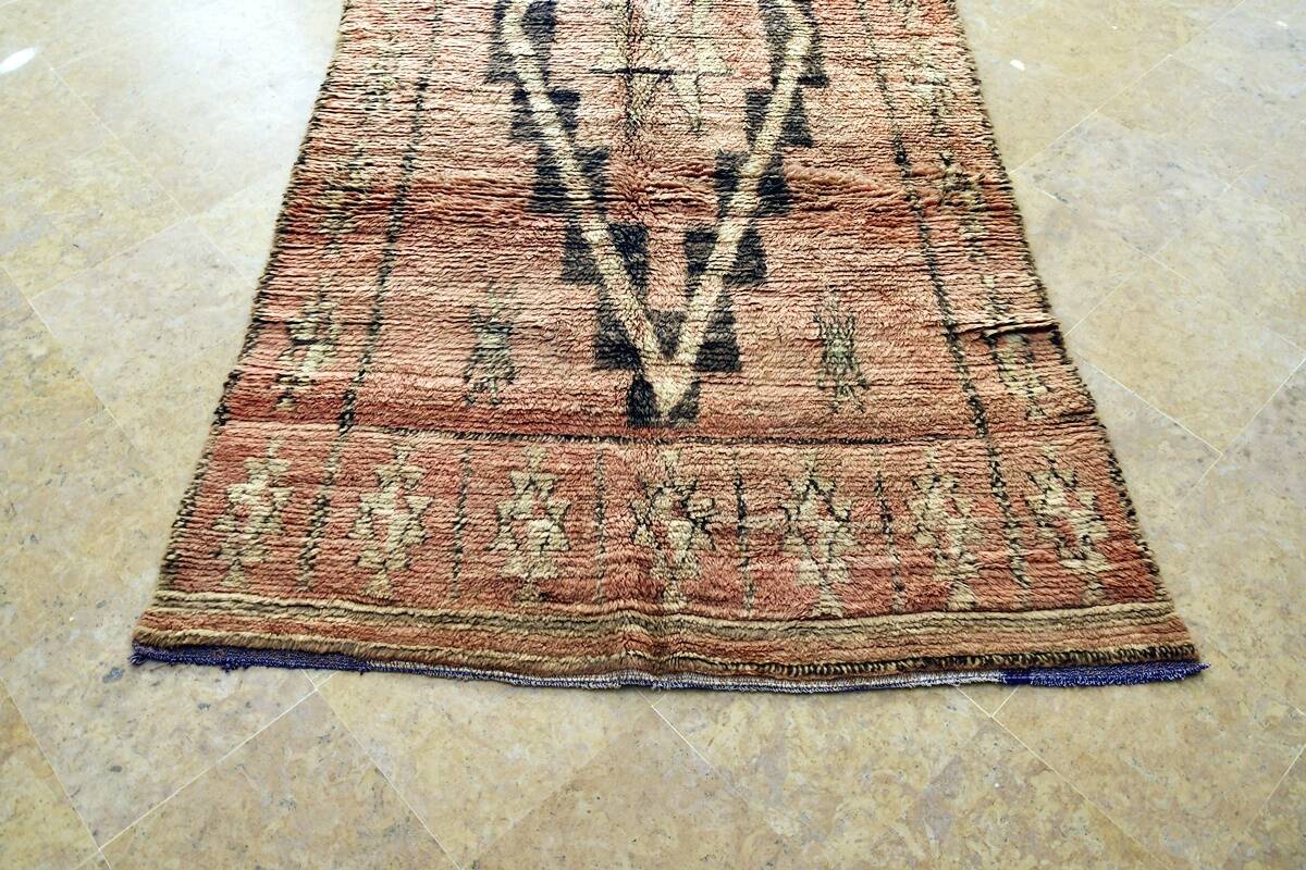 Boujaad vintage Moroccan Berber rug 282 x 133 cm