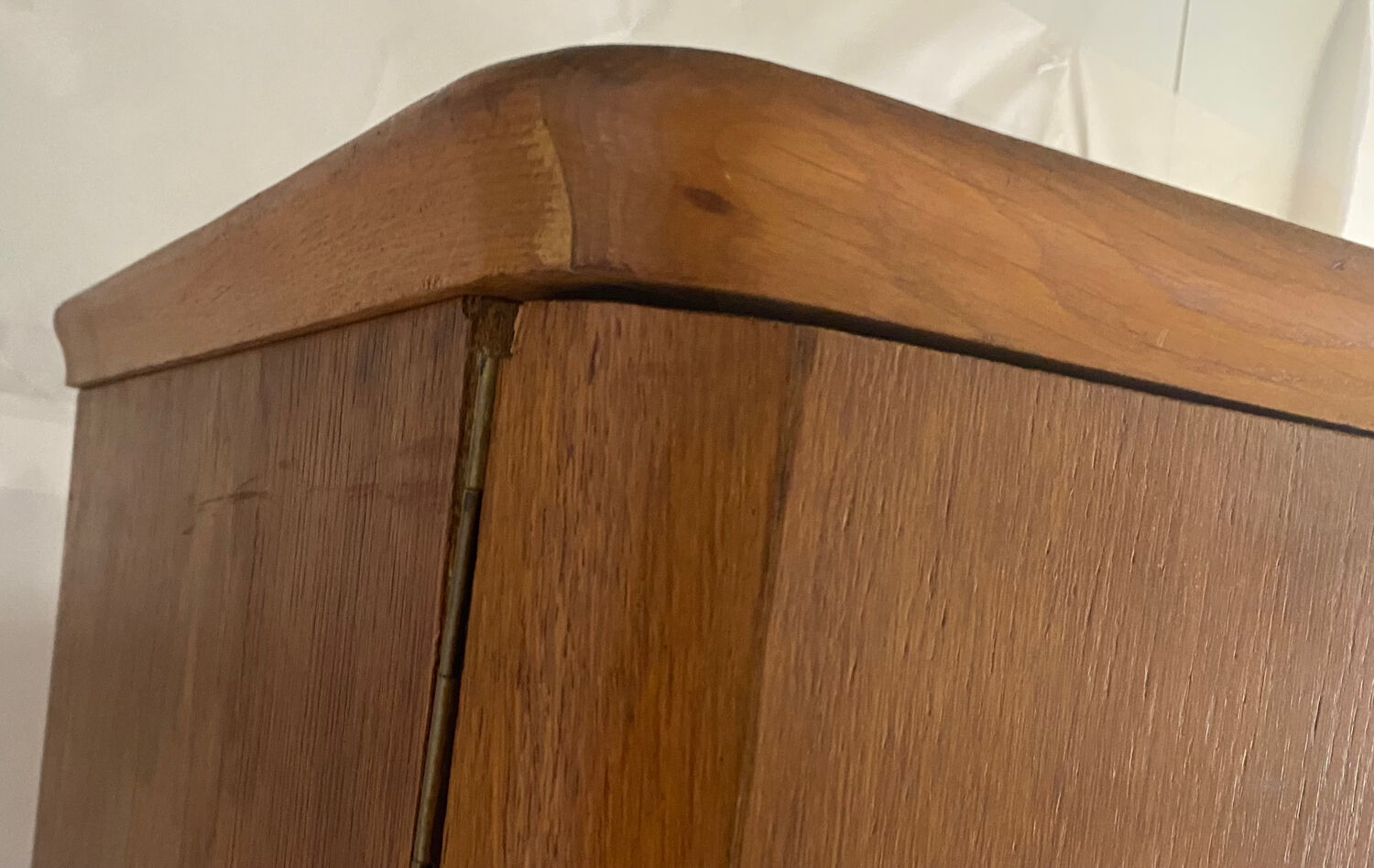 Vintage wardrobe feet compass 50s