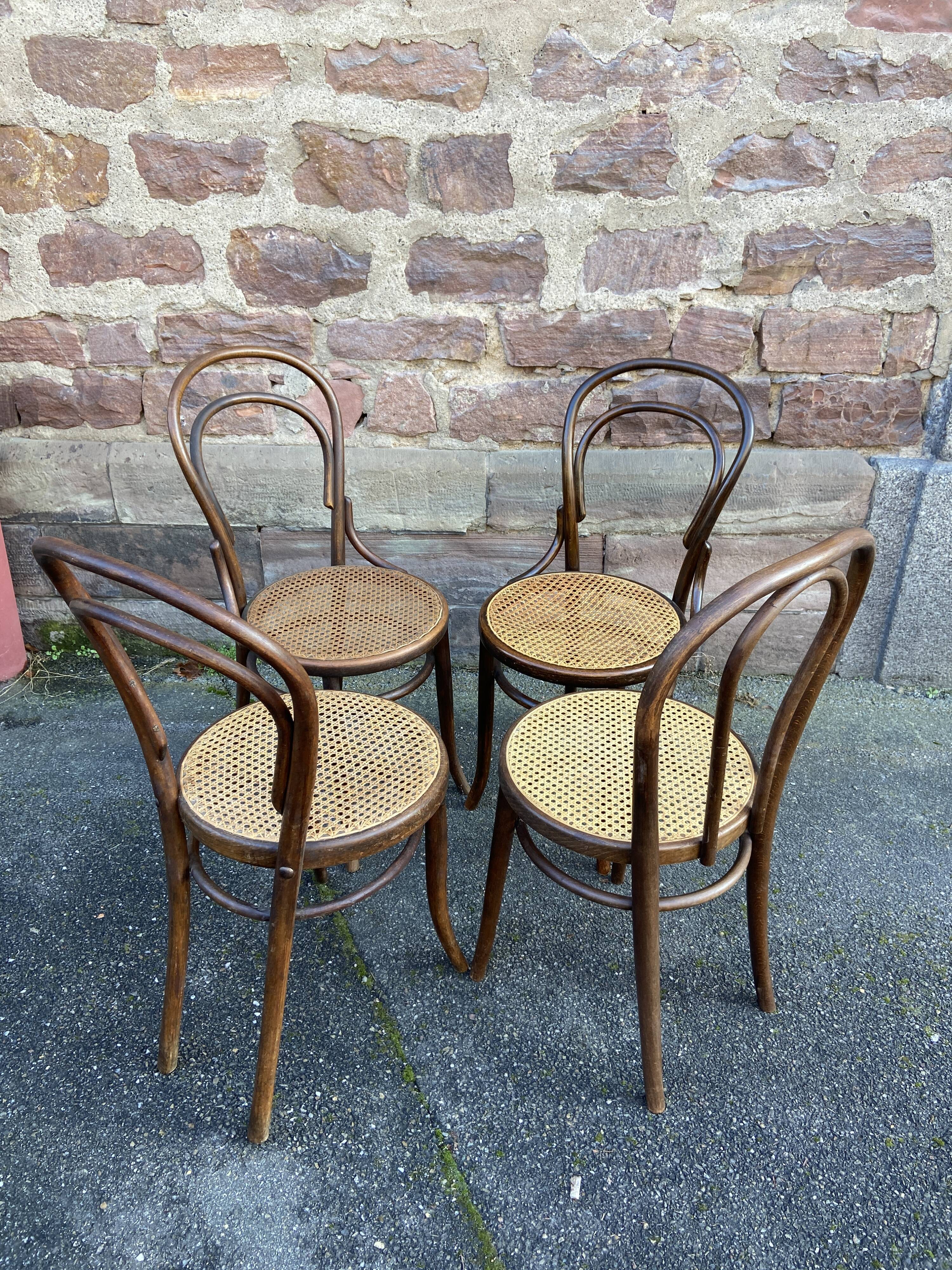 Set of 4 bistro chairs bois courbé type viennois mismatched