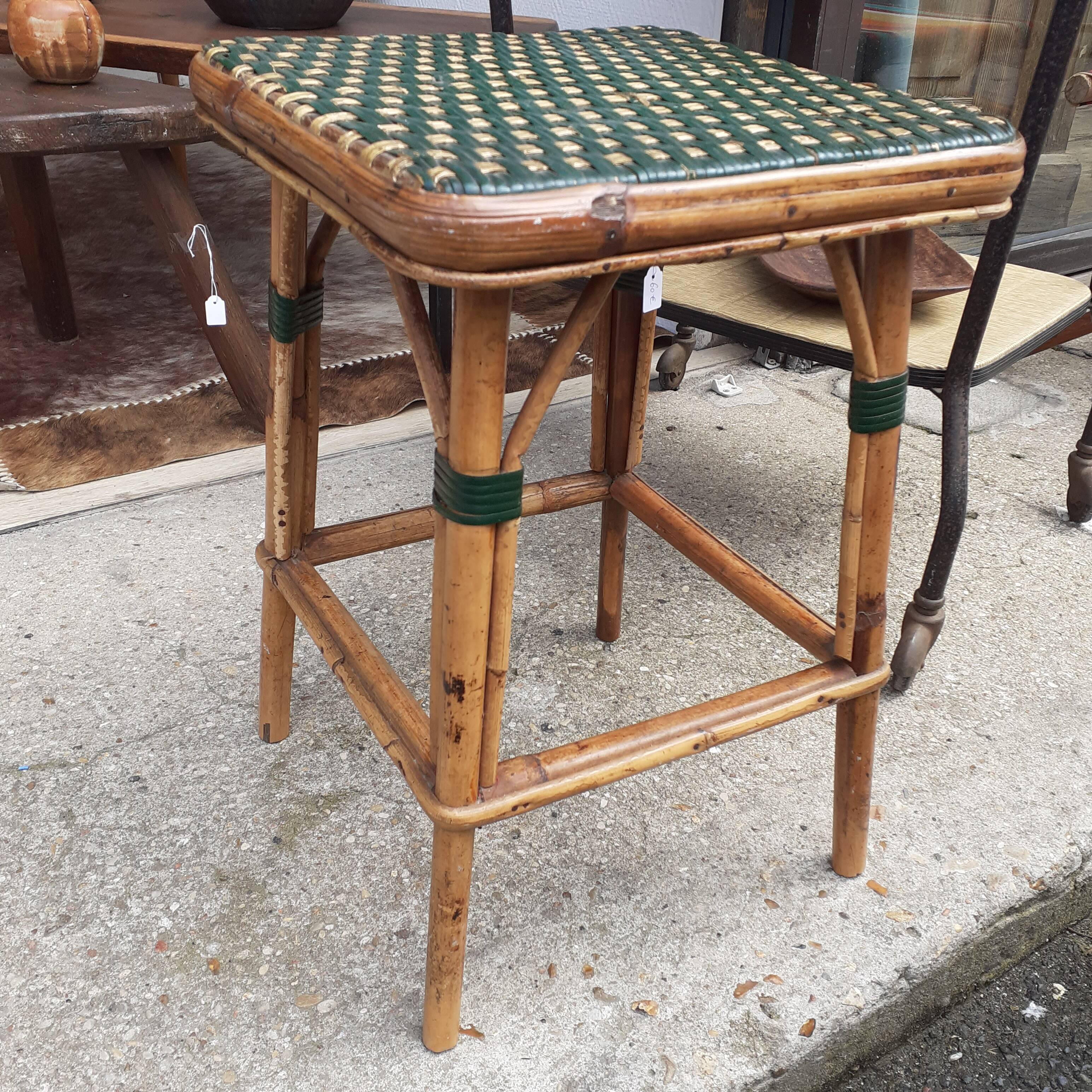 Rattan and scoubidou stool