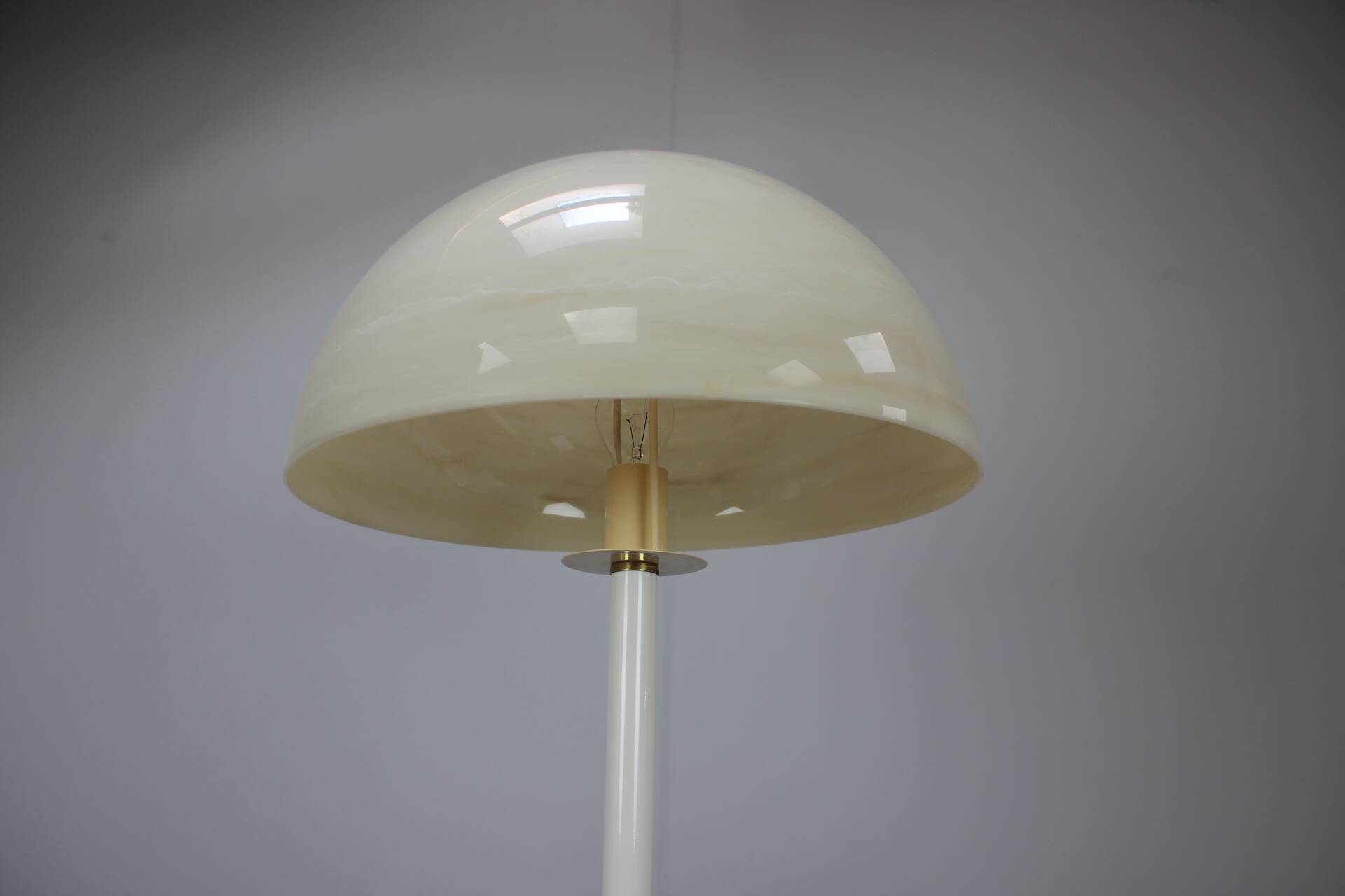 Lampadaire en métal et plastique blanc, Allemagne 1970