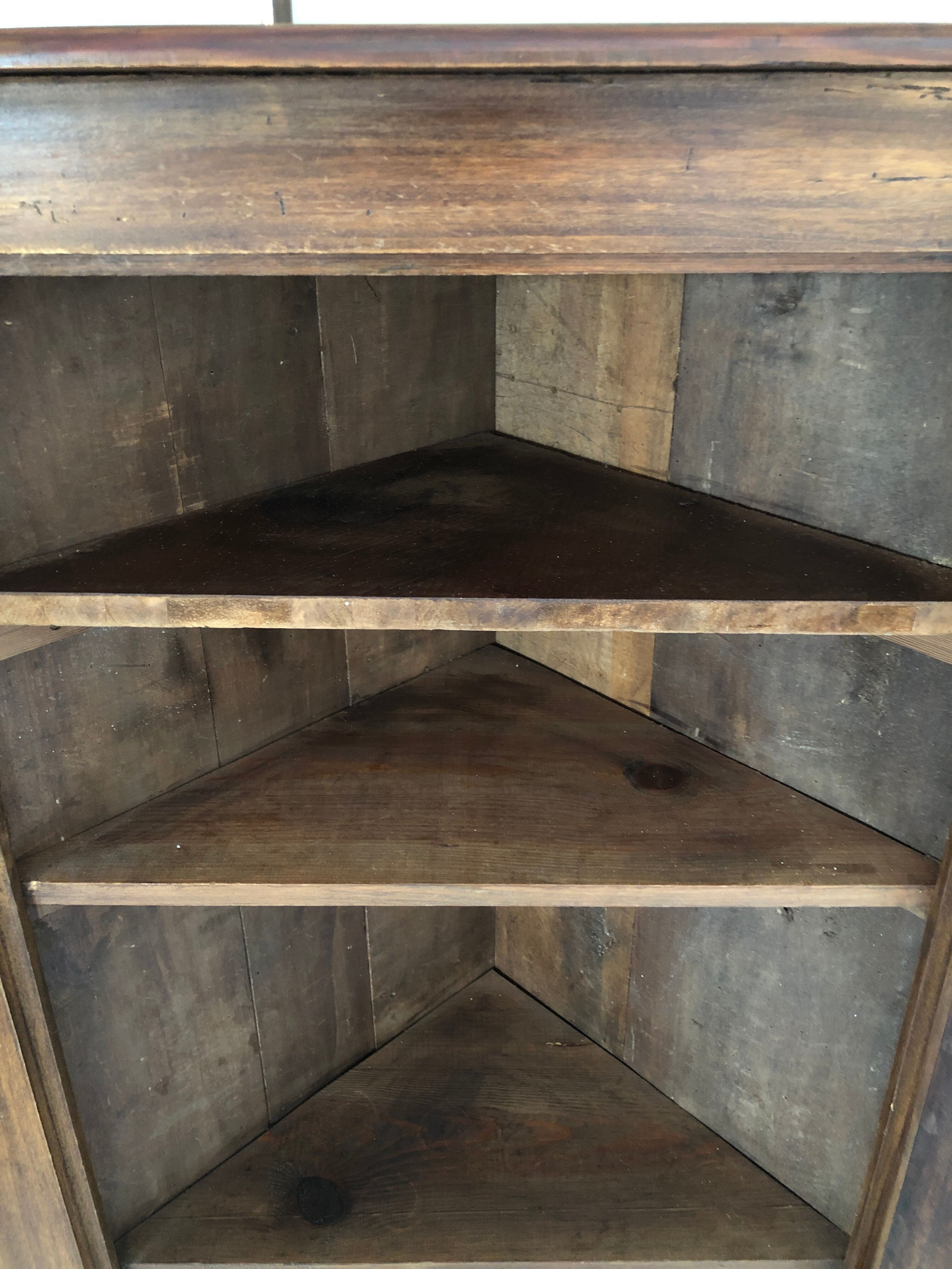 Notch, corner cabinet