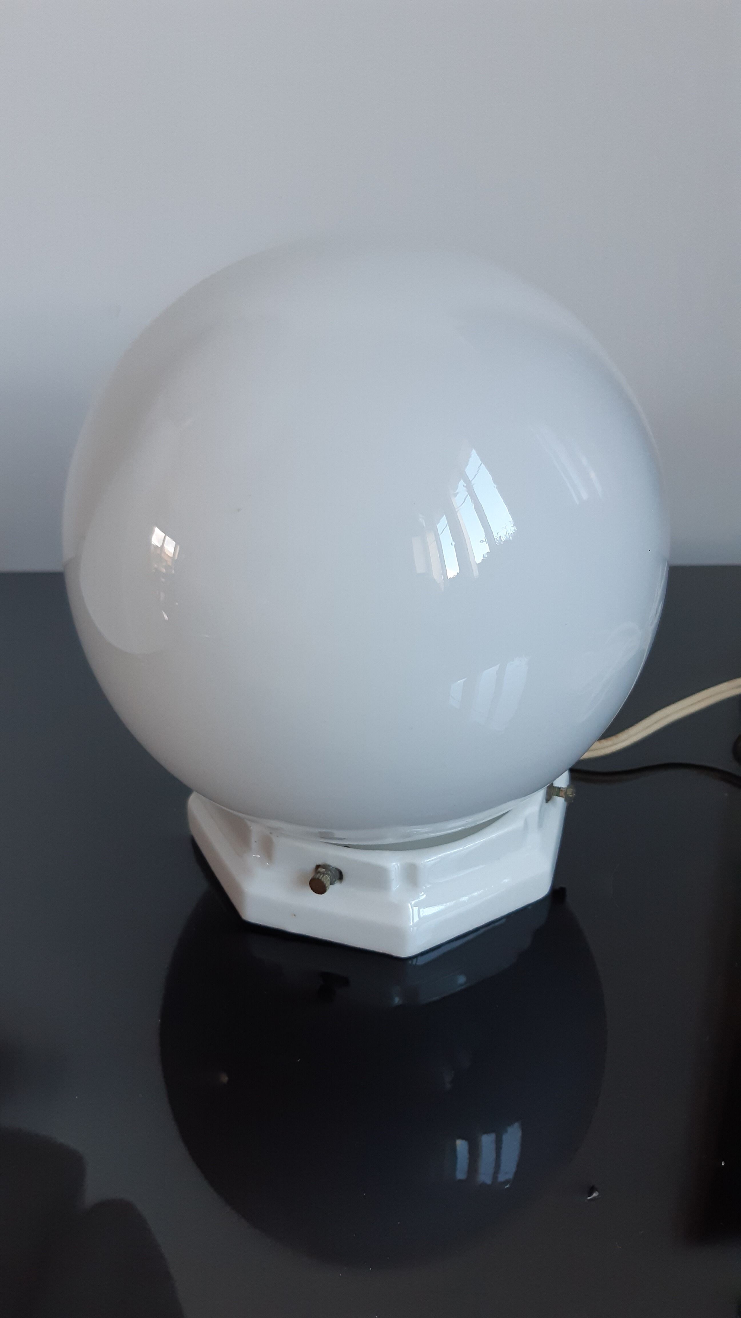 Table lamp ball in opaline and foot porcelain art deco