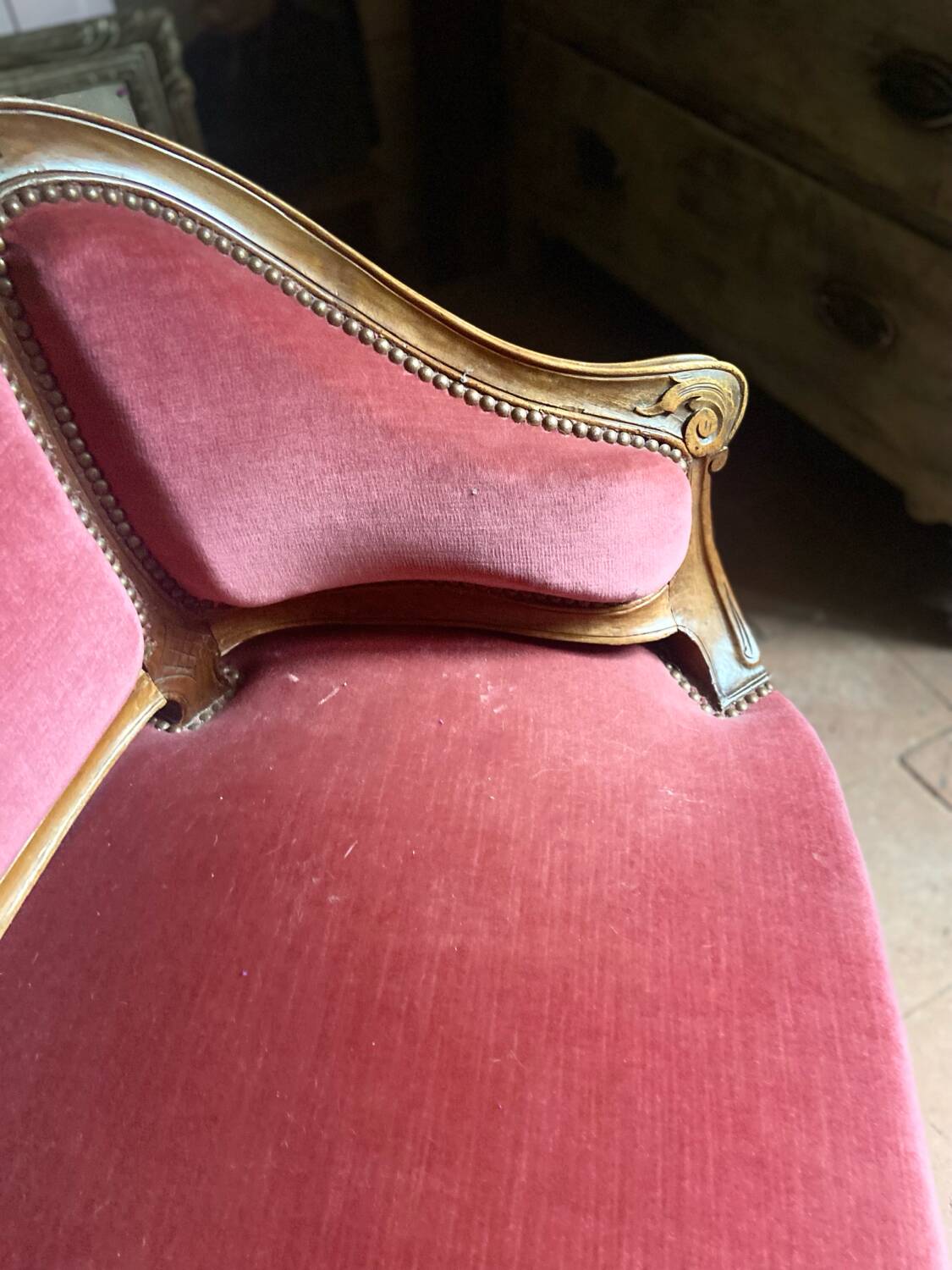 Small antique Louis XV style pink velvet loveseat bench