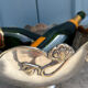Seau à champagne en métal argenté avec décoration florale Art Nouveau