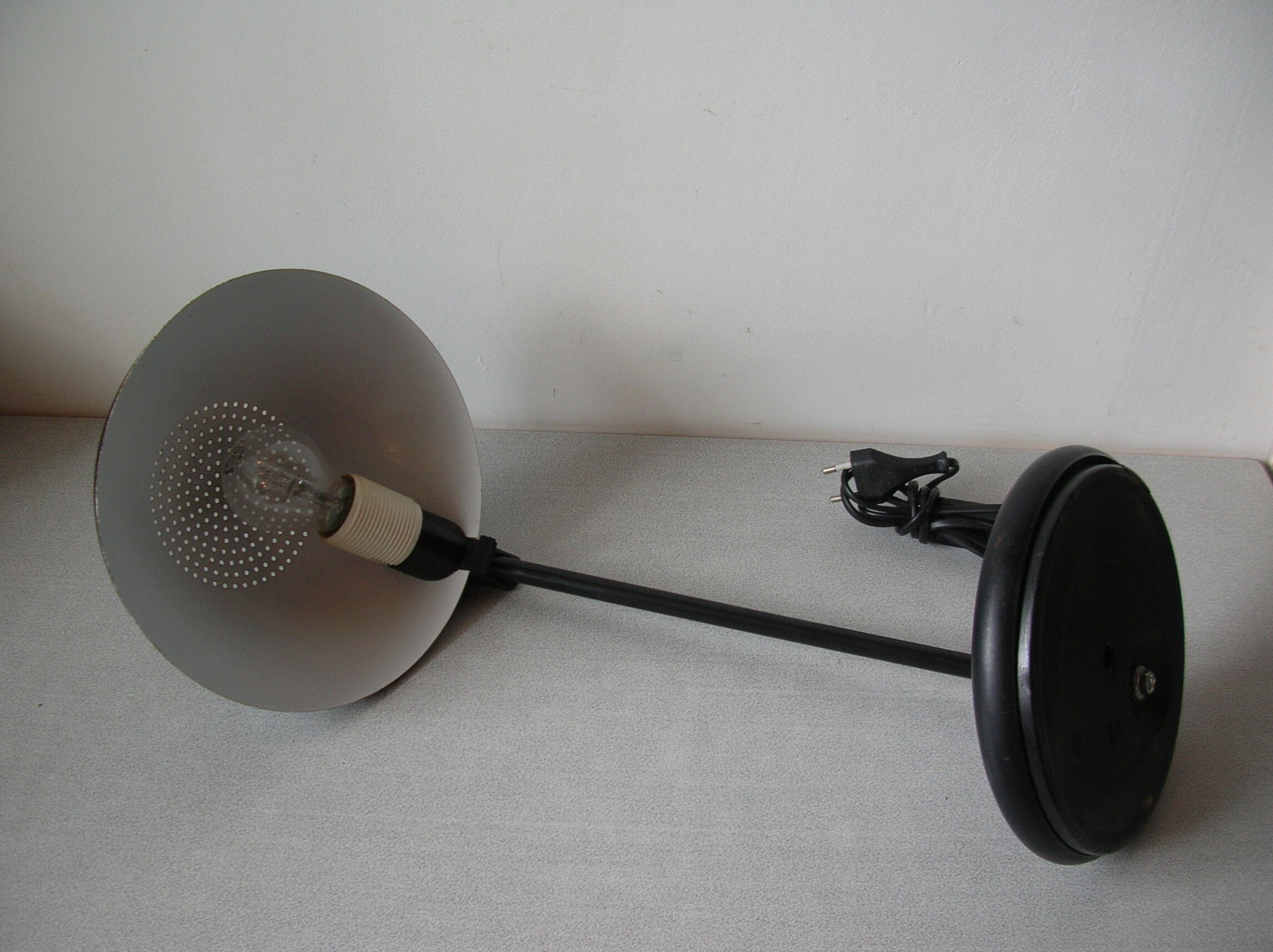 Lampe de bureau de salon chevet veilleuse grand abat-jour en métal noir