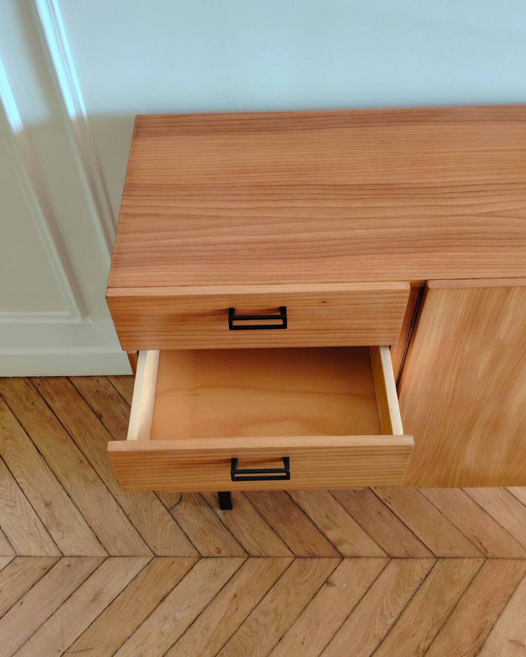Renovated vintage modernist enfilade, 1950s-60s.
