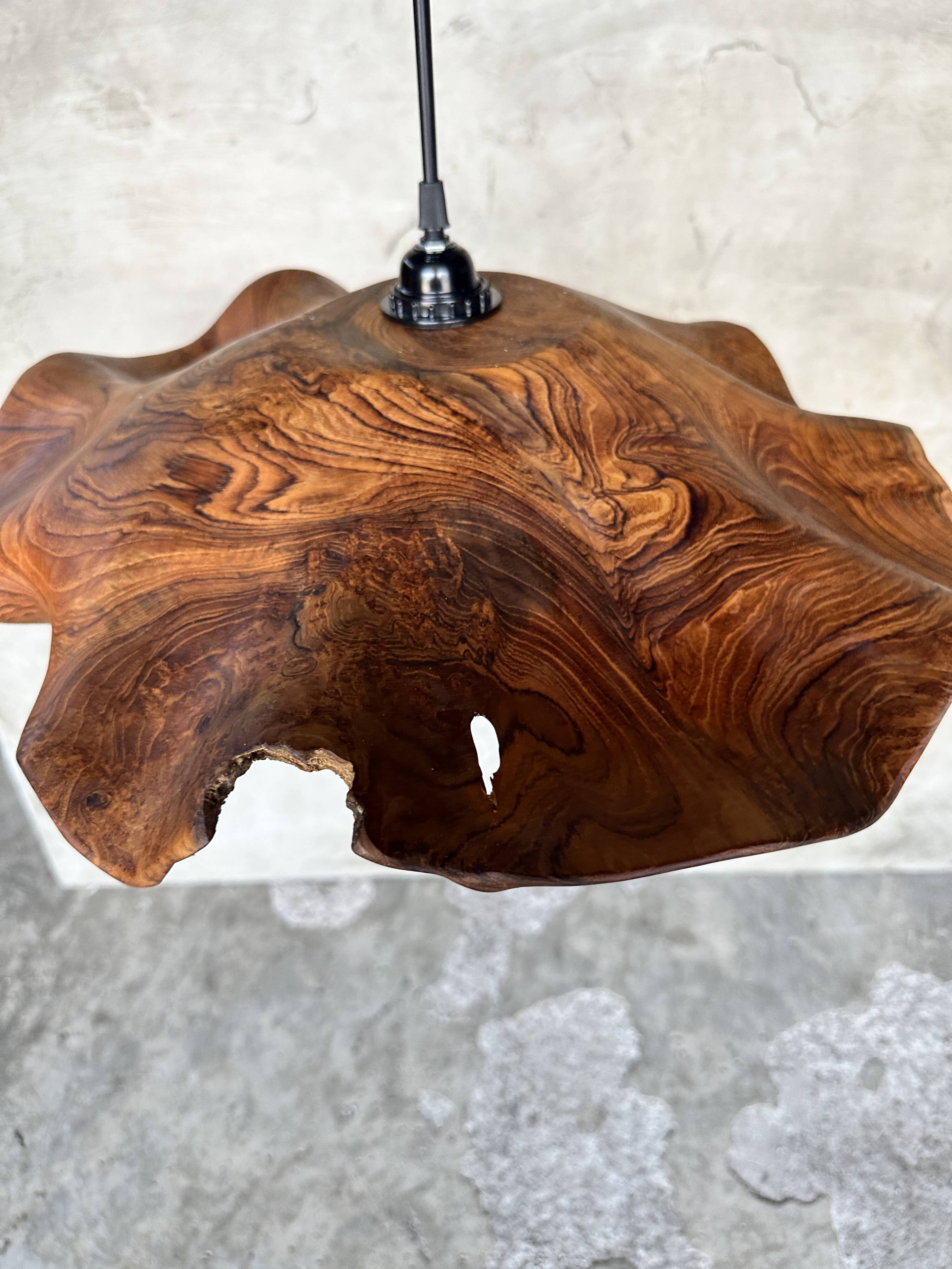 Large pendant light in corrugated teak leaf (Large D:60 H:20)