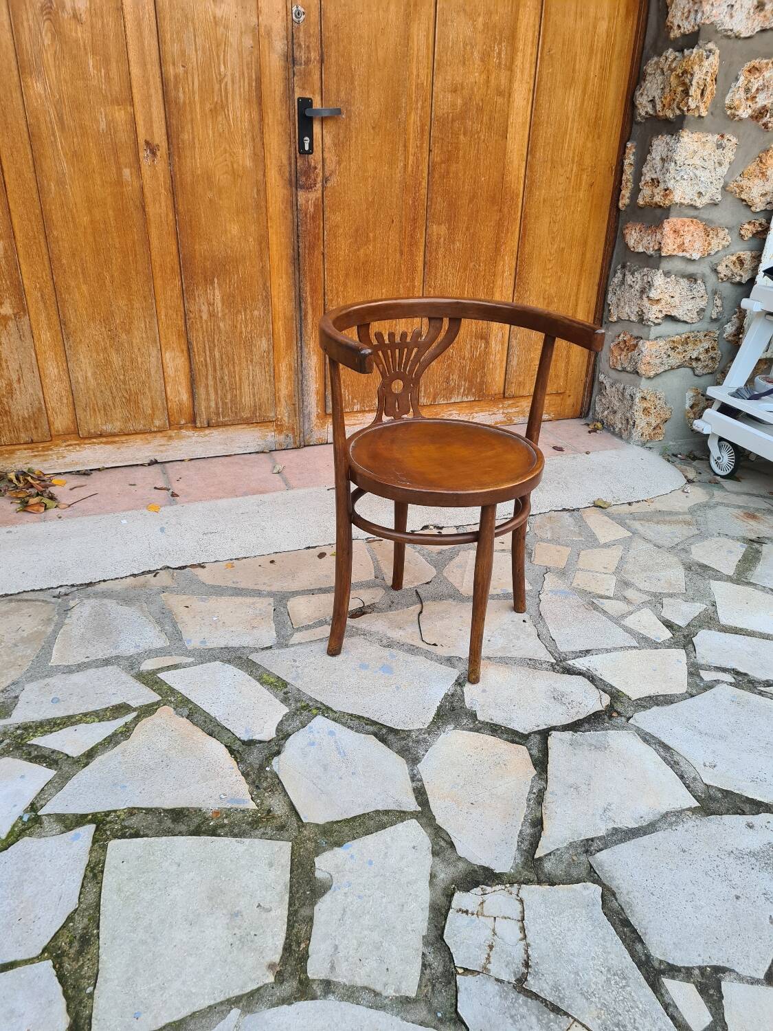 Wojciechow vintage bistro armchair