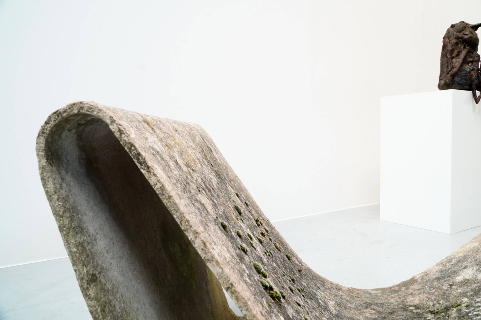Willy Guhl, Eternit Patinated Loop Chair