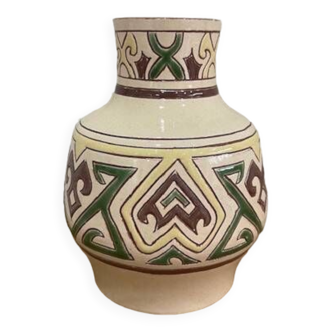 Petit vase en céramique signé