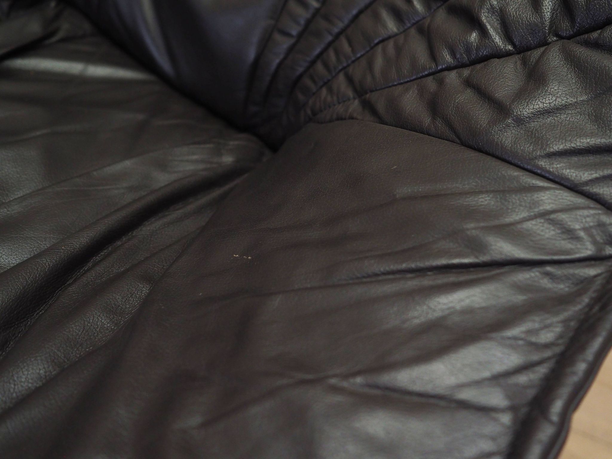 Leather armchair, Italian design, 1960s, production: Italy