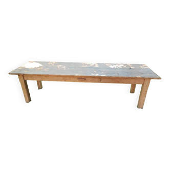 Farm table