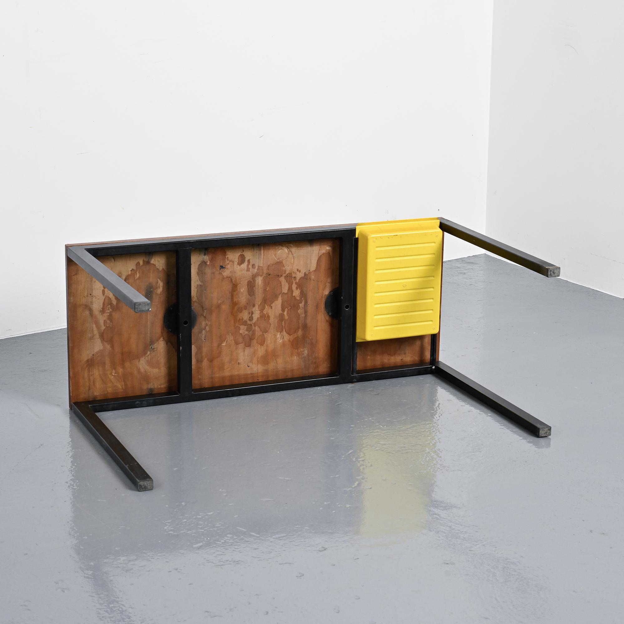 Bureau Cansado par Charlotte Perriand, circa 1962.