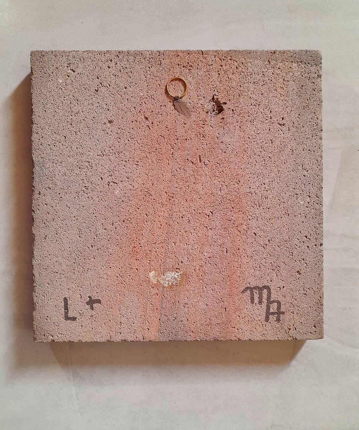 Enamelled lava mirror