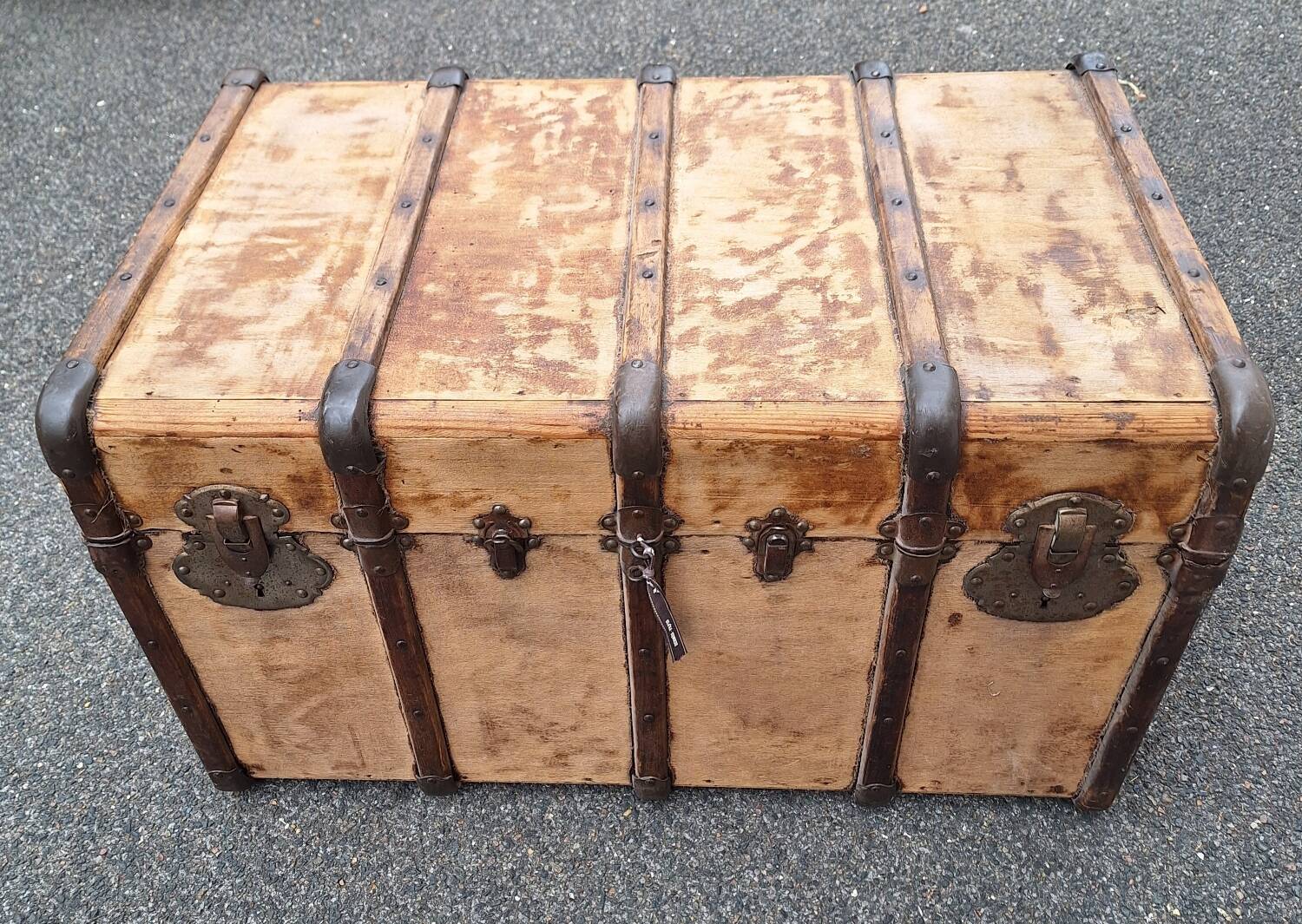 Wooden chest/box