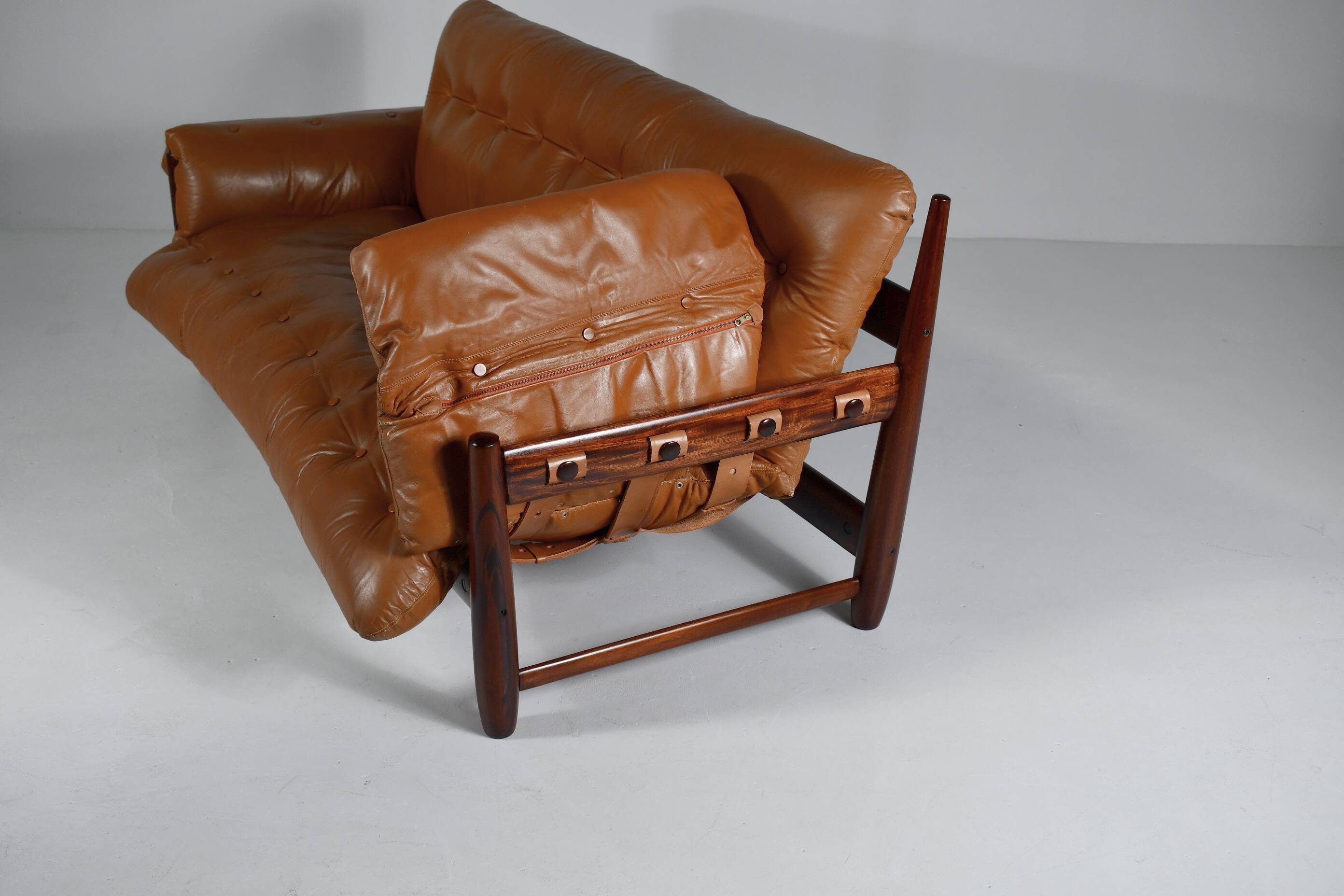 Mole sofa in leather by Sergio Rodrigues. 1960s Made in Brazil