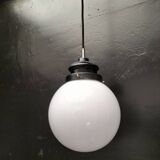 Opaline ball suspension