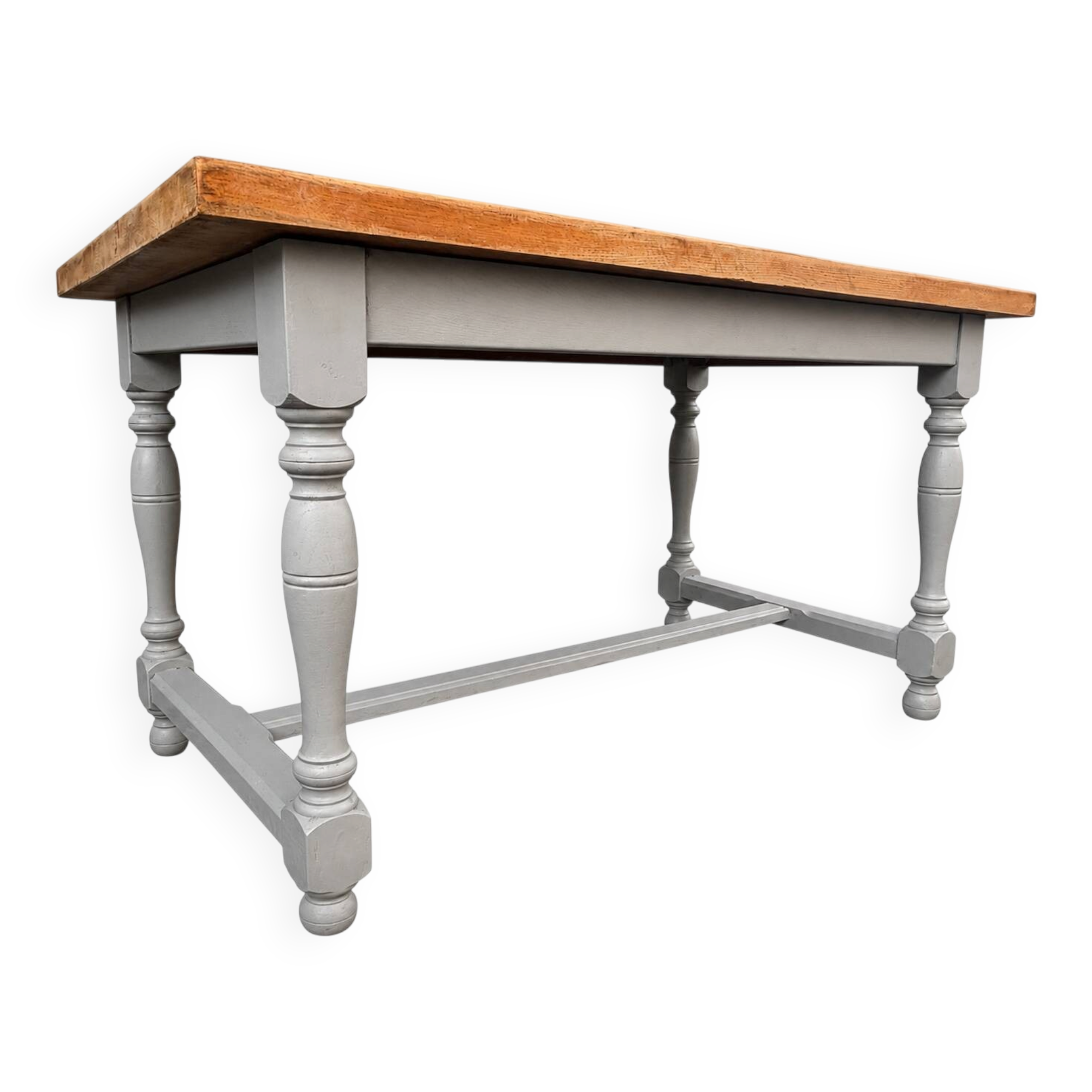 Rustic Provençal oak table