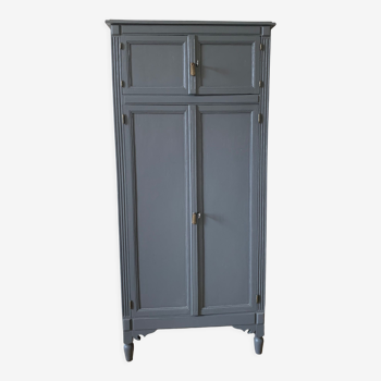 Armoire parisienne