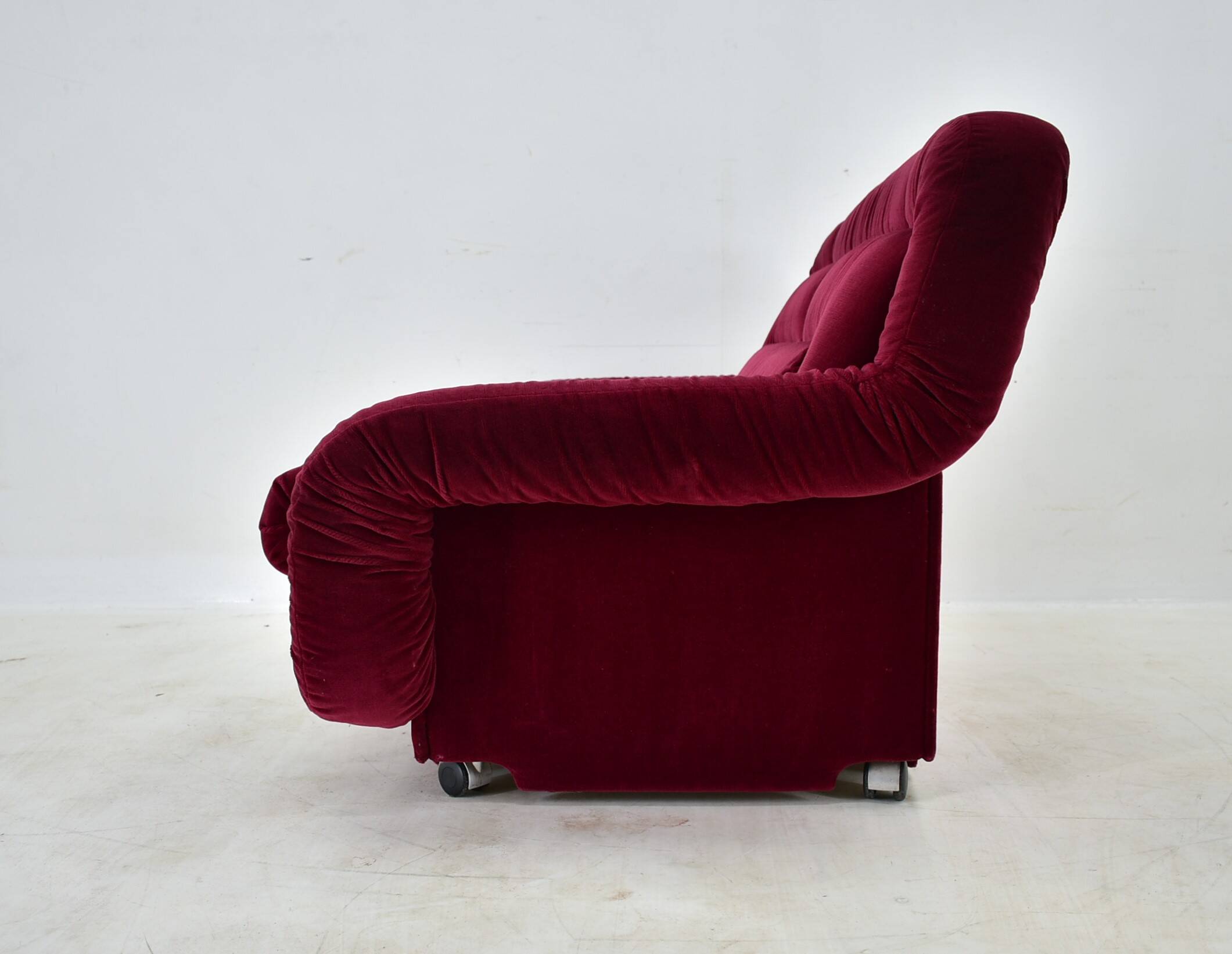 Two-seater canapé, rare from the 1970s, Italy.