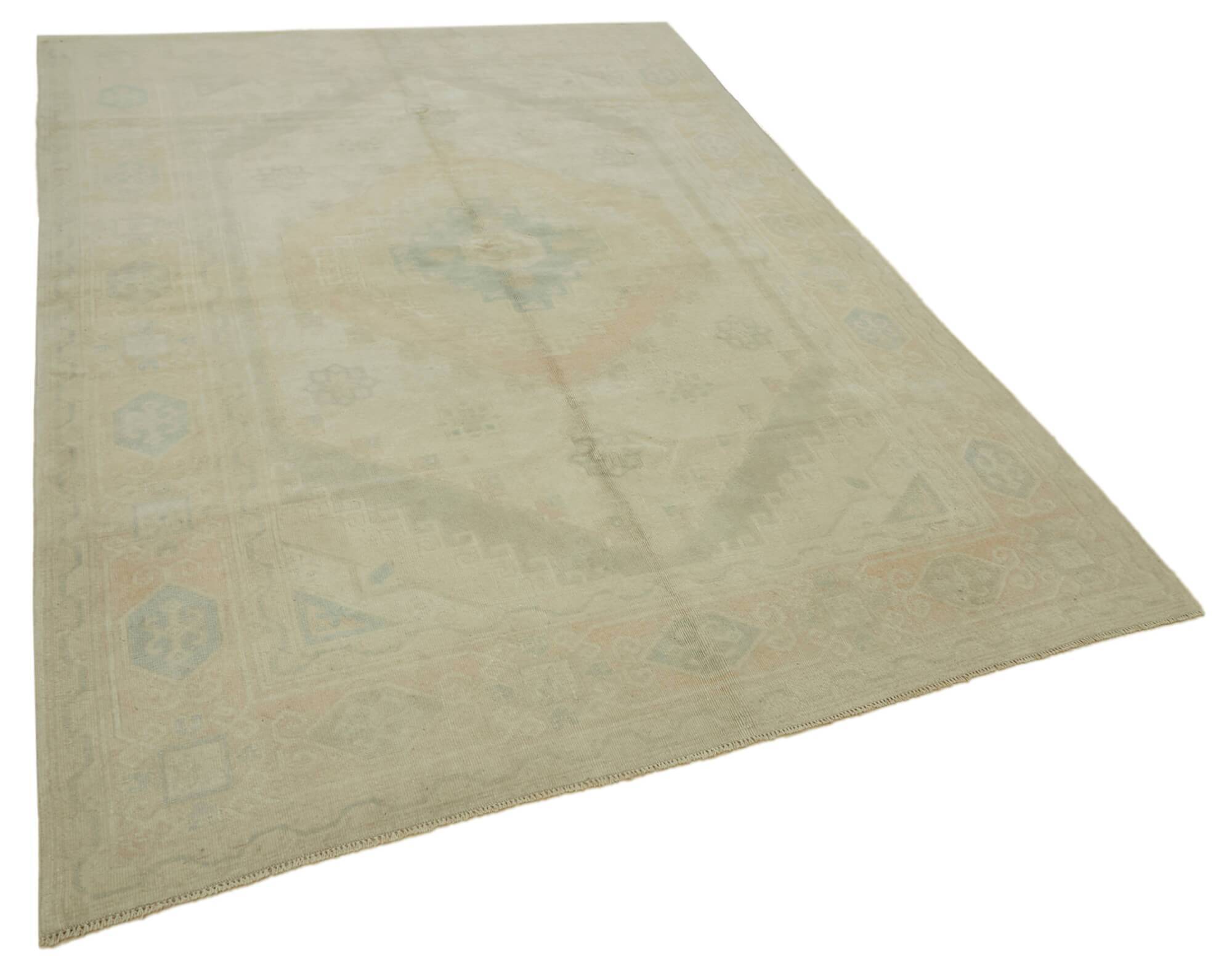 Turkish Vintage Anatolian Rug 195 cm x 266 cm