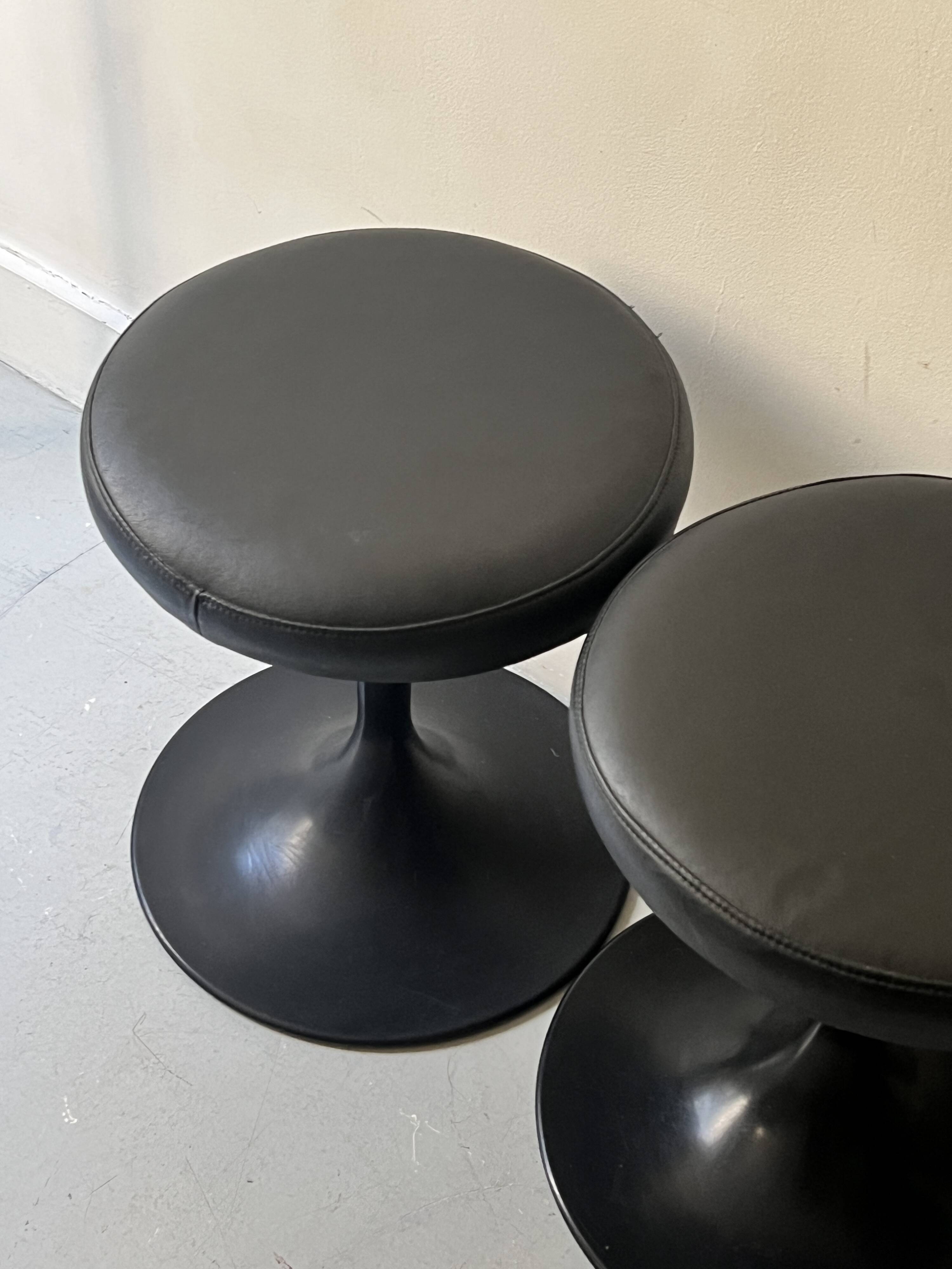 Tabouret tulipe Saarinen noir , design 1970