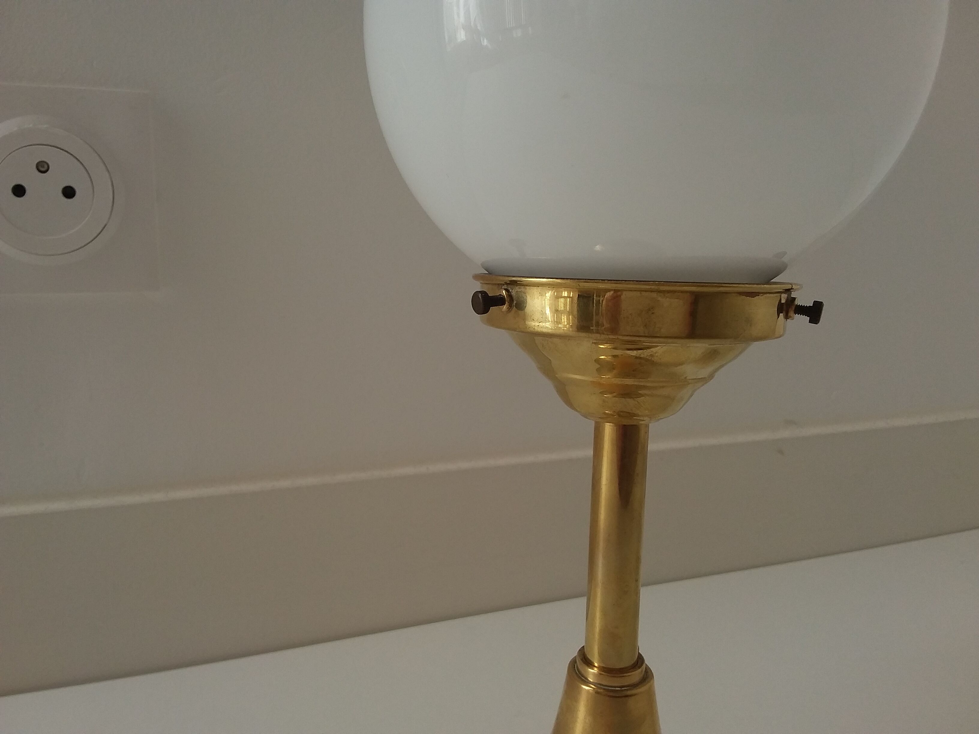 Suspension opaline
