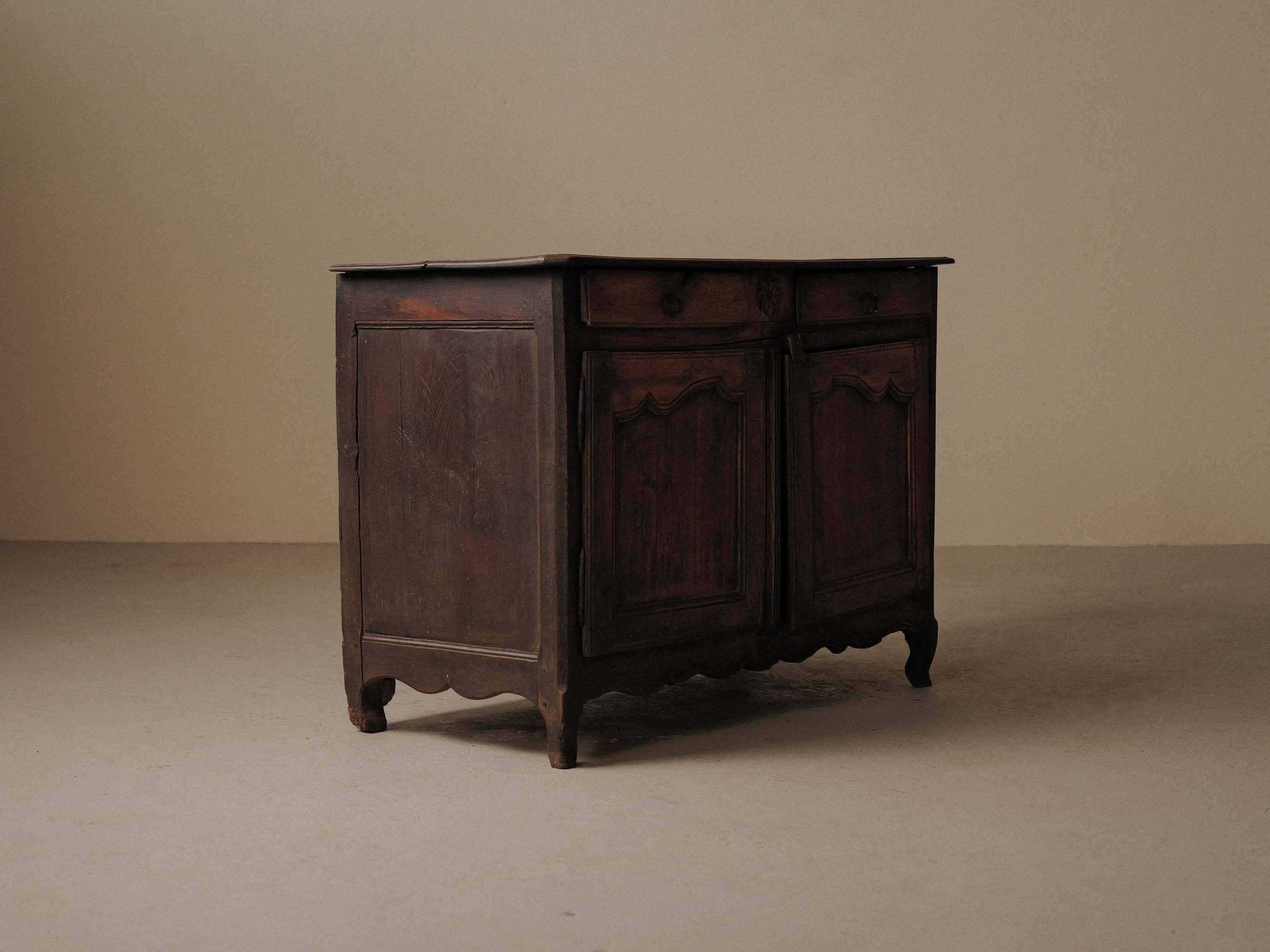 Country buffet in solid wood, Auvergne, 19th century