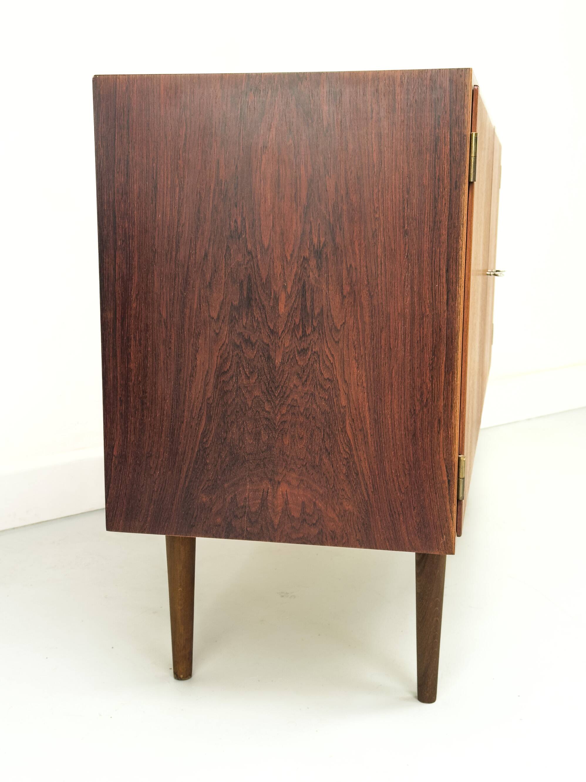 Buffet danois par Carlo Jensen pour Hundevad & Co., années 1960