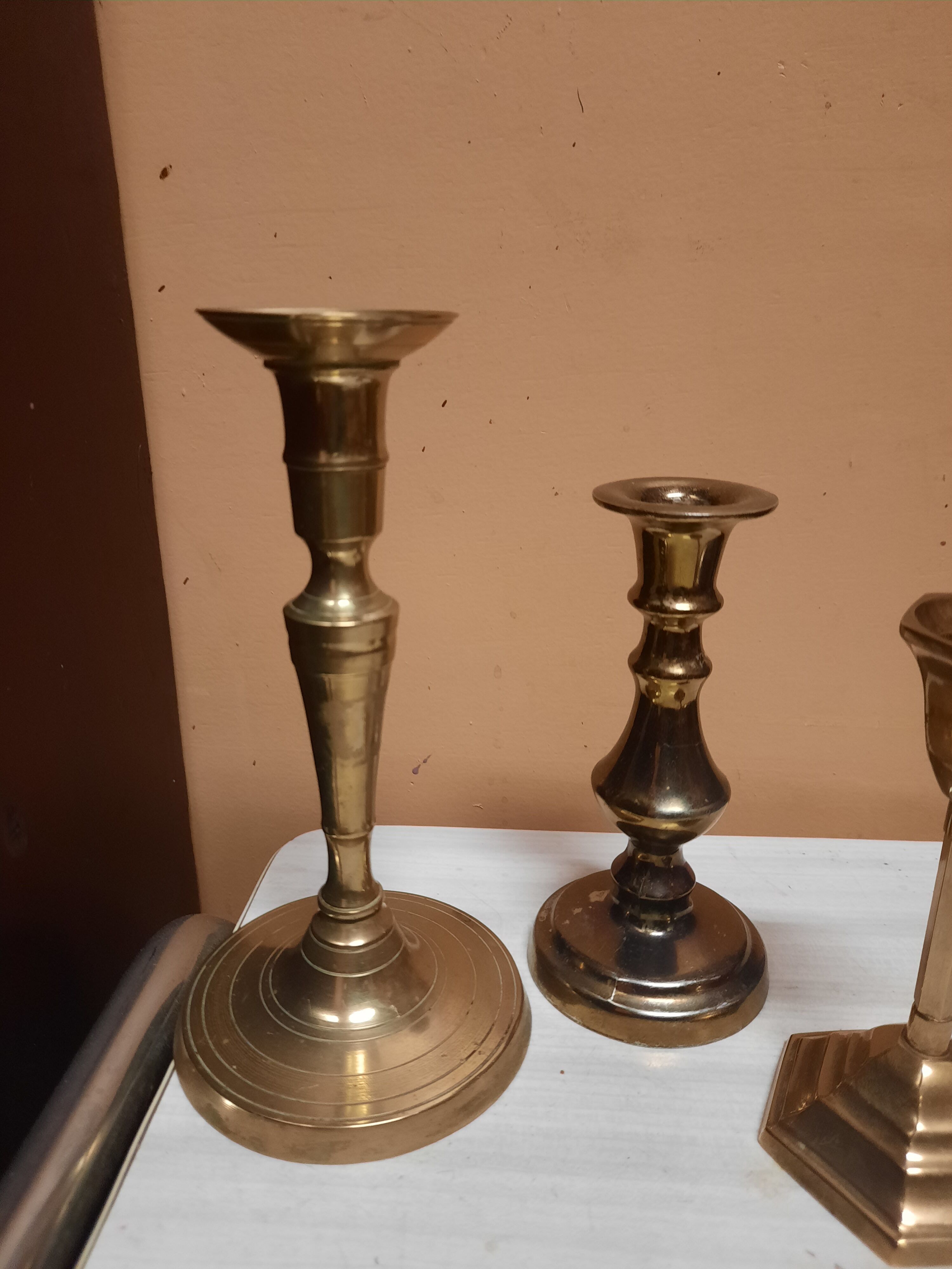 Trio de bougeoirs en bronze