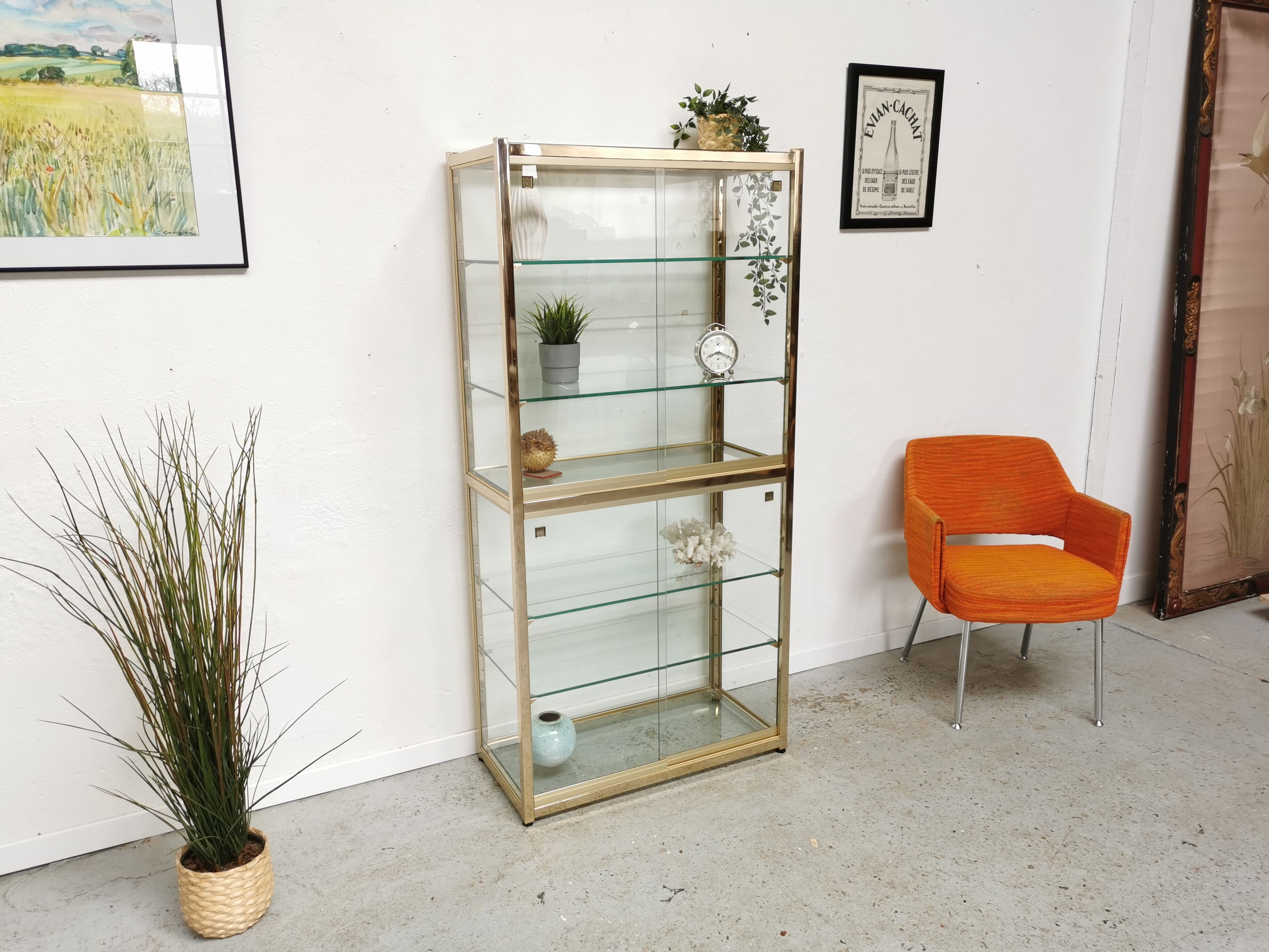Vitrine laiton étagère verre design 1970