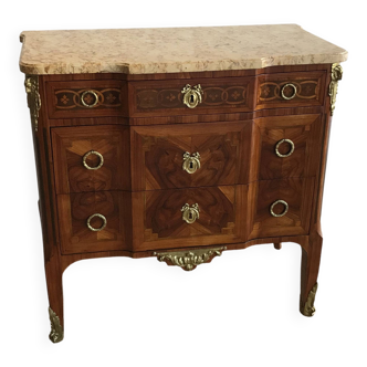 Commode transition in marquetry. 18th century.