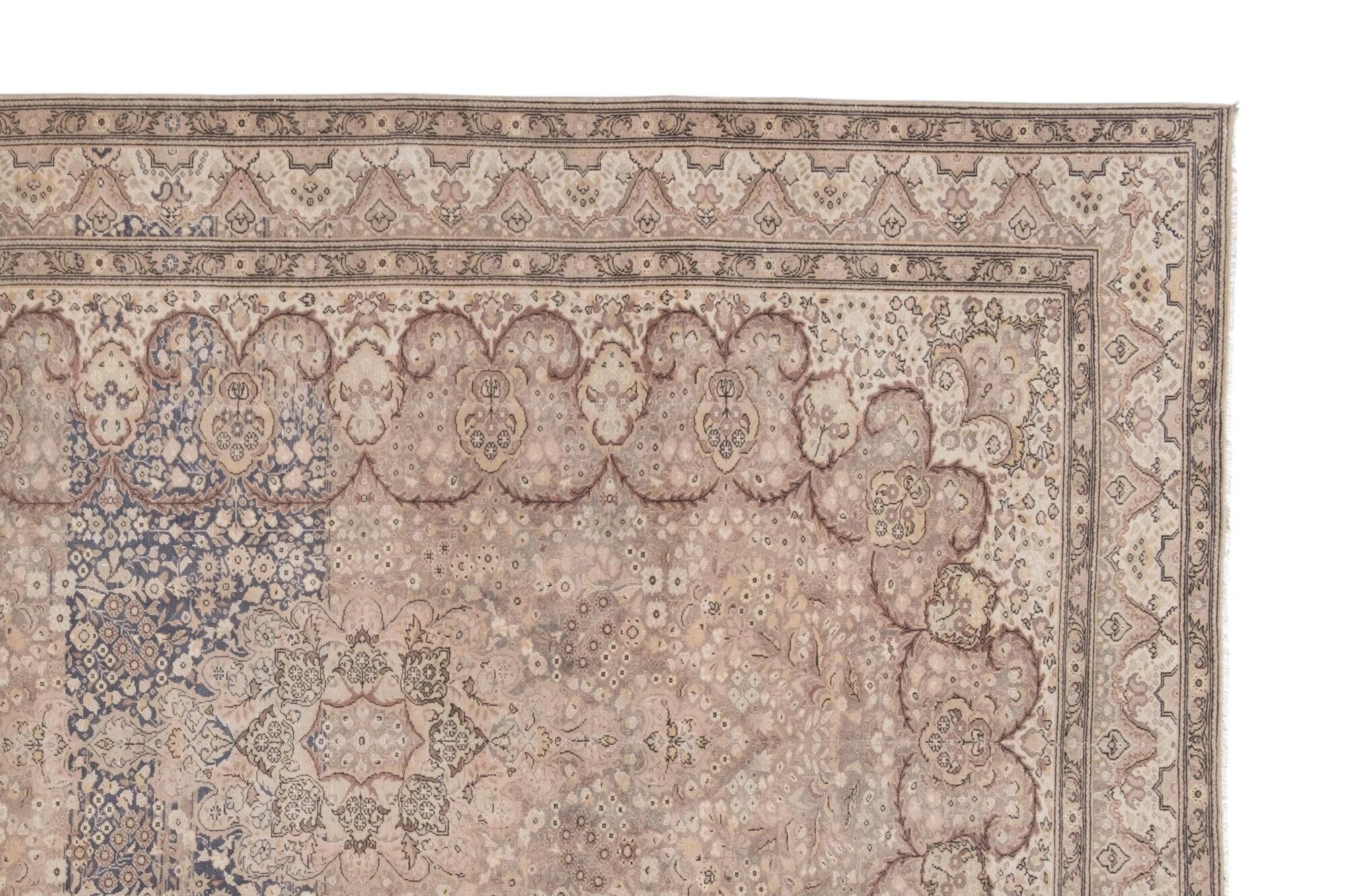 Vintage Turkish handmade rug 212x294 cm