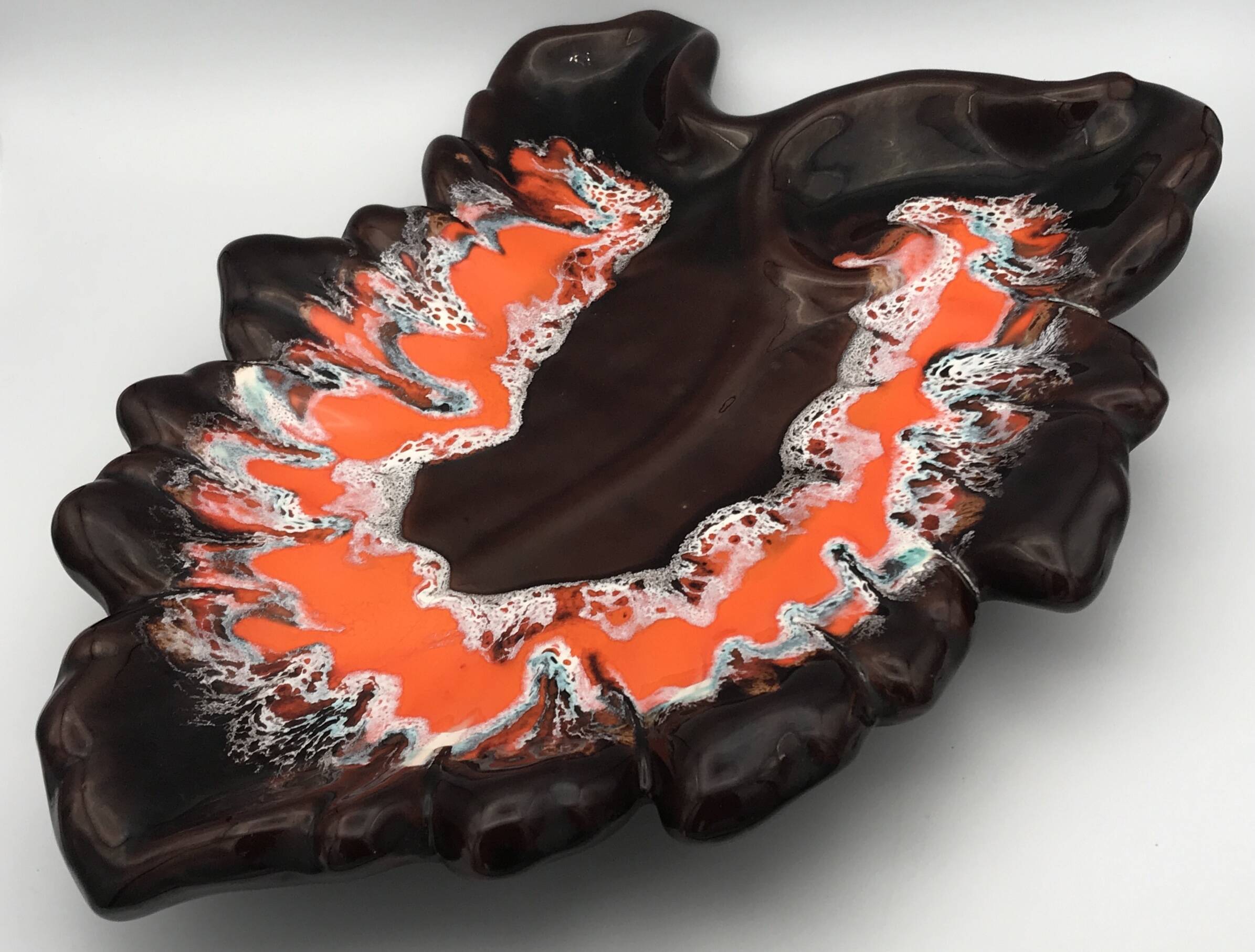 Ceramic center dish from vallauris leaf shape 42 cm