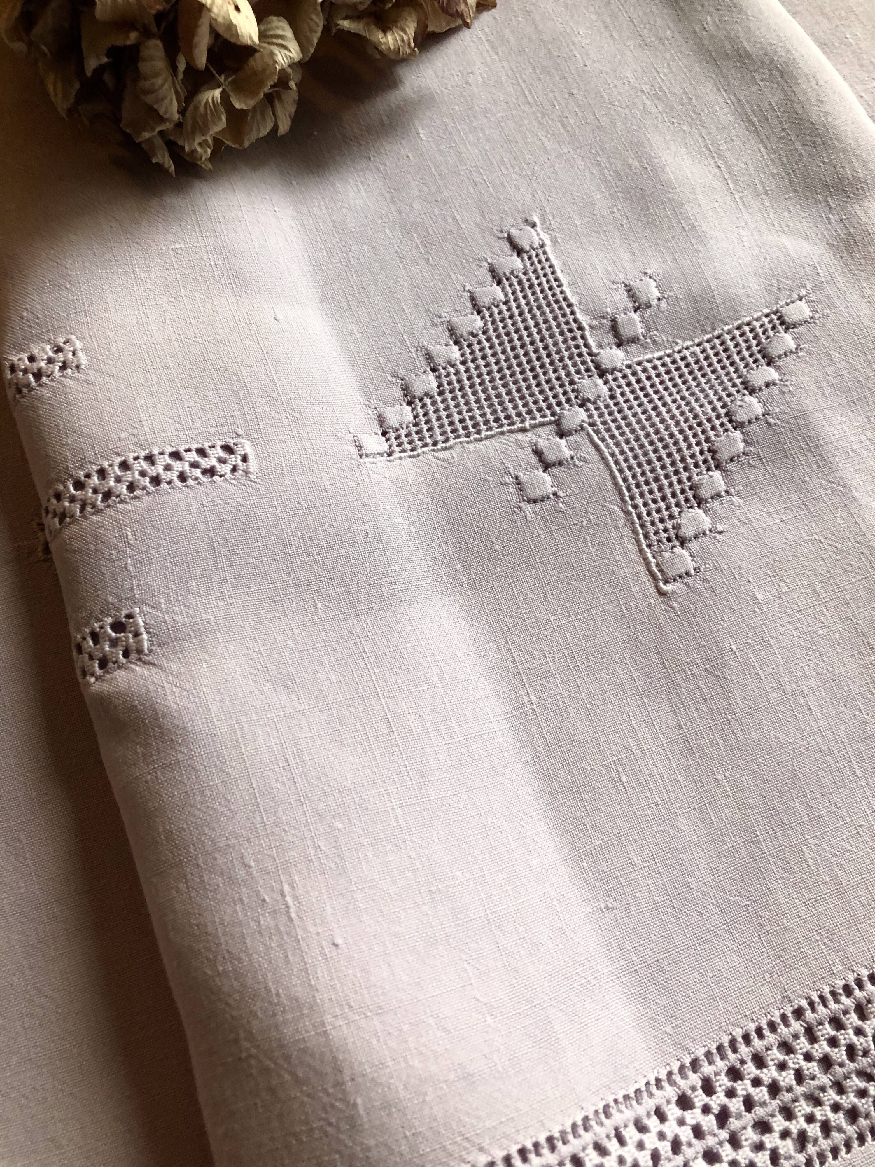 Antique sheet in pure linen tinted in mauve jacana