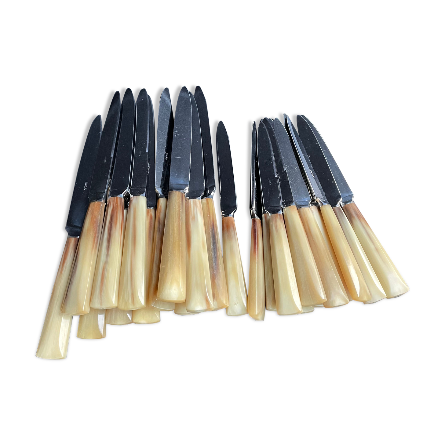 Coffret de 24 couteaux art déco lame inox et manche corne