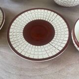 Small tea service in fine earthenware.