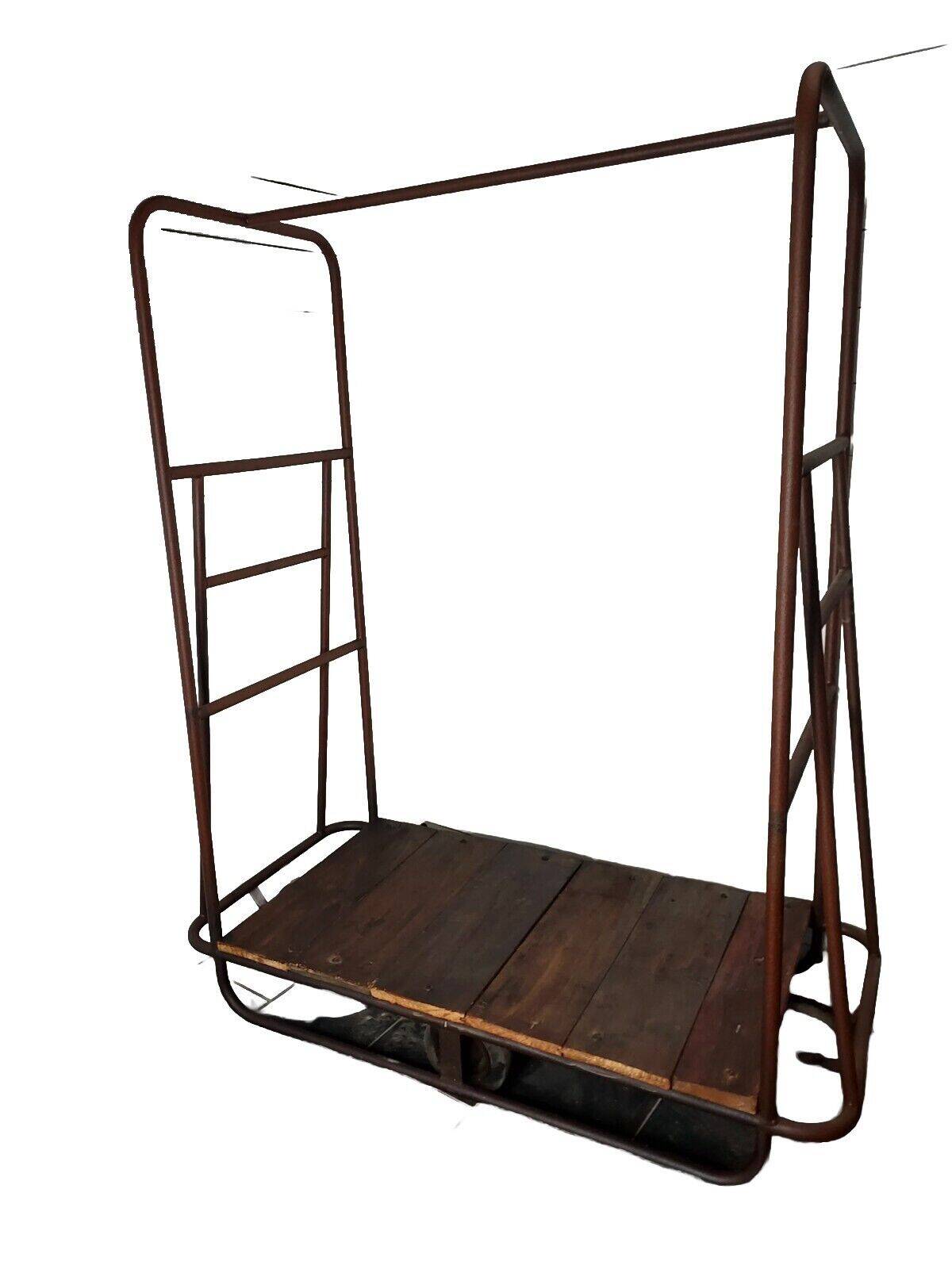 chariot industriel en fer et bois , portant