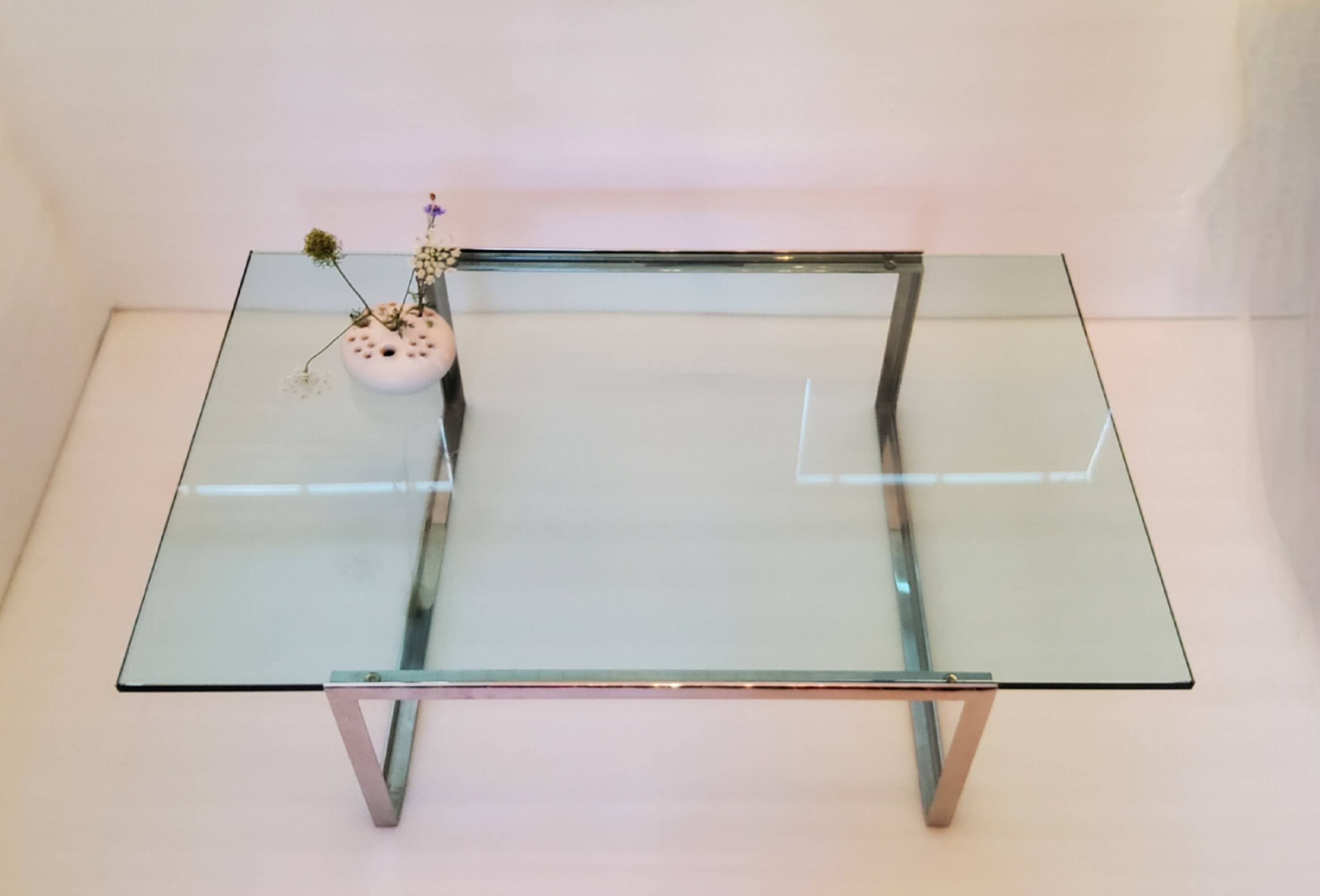 Table basse SM en acier miroir et verre KnollStudio – Design Shelton & Mind