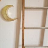 Old scale in wood and metal