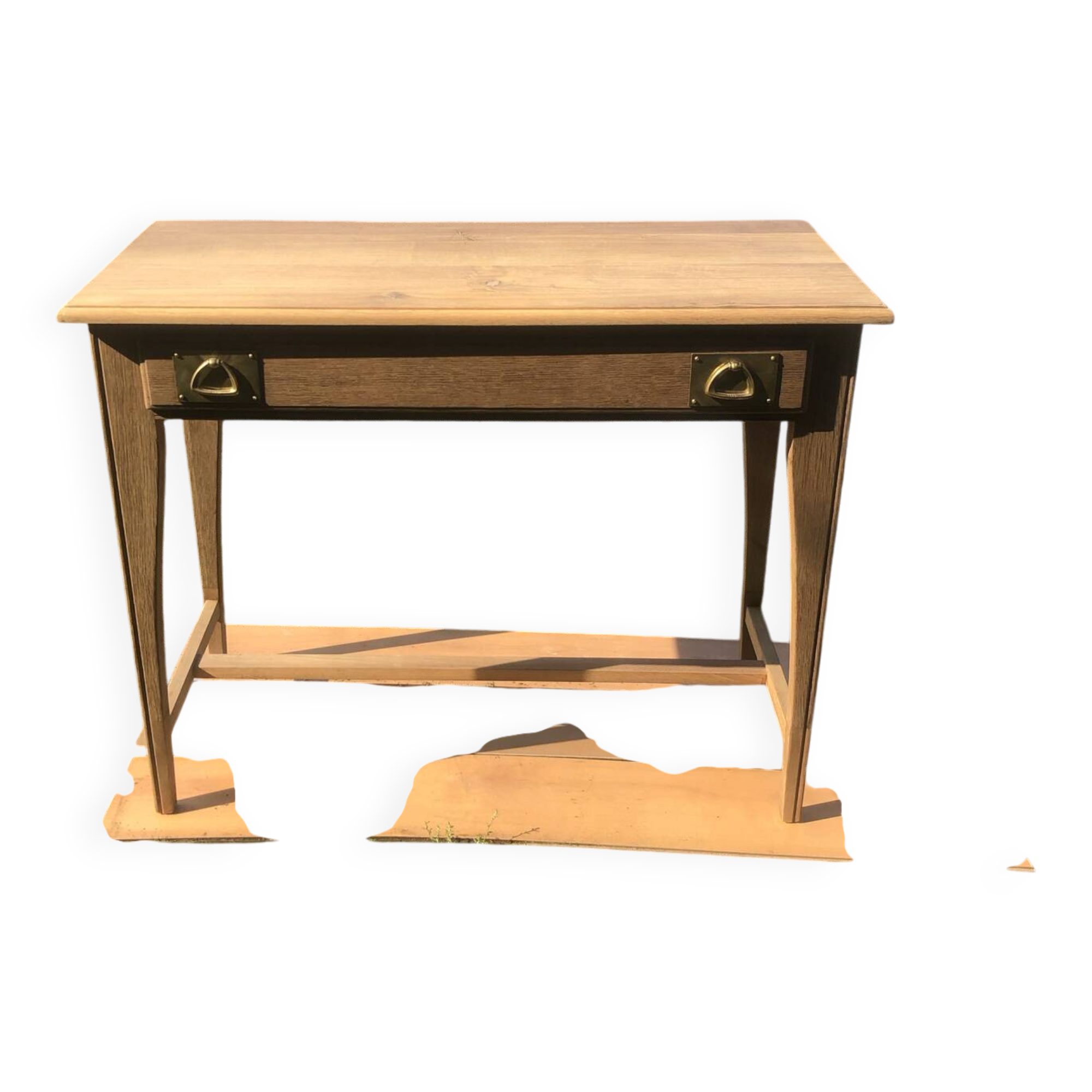 Desk table
