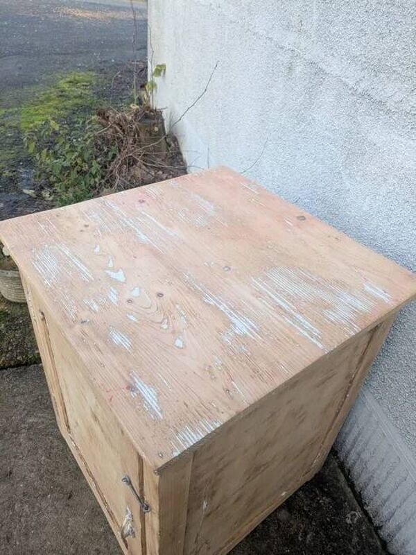 Buffet ancien en bois naturel